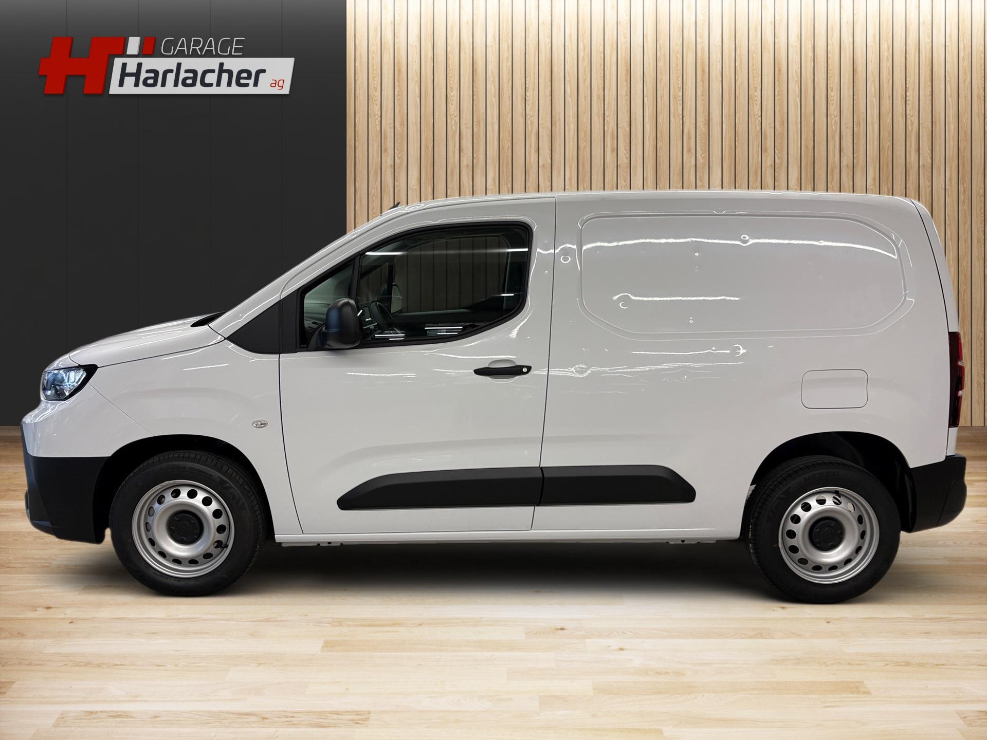 TOYOTA Proace City Van 1.2 Active Medium-image-7