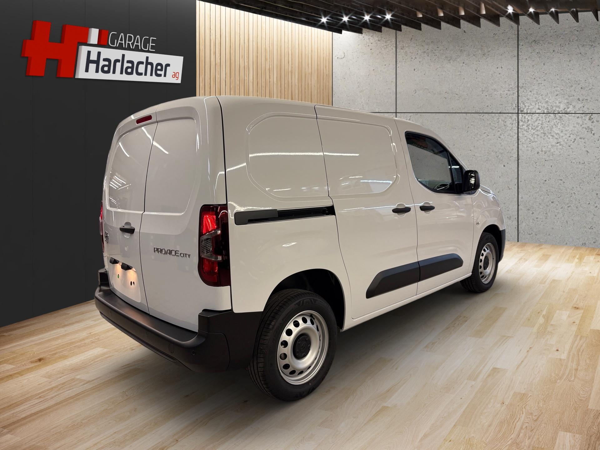 TOYOTA Proace City Van 1.2 Active Medium-image-4