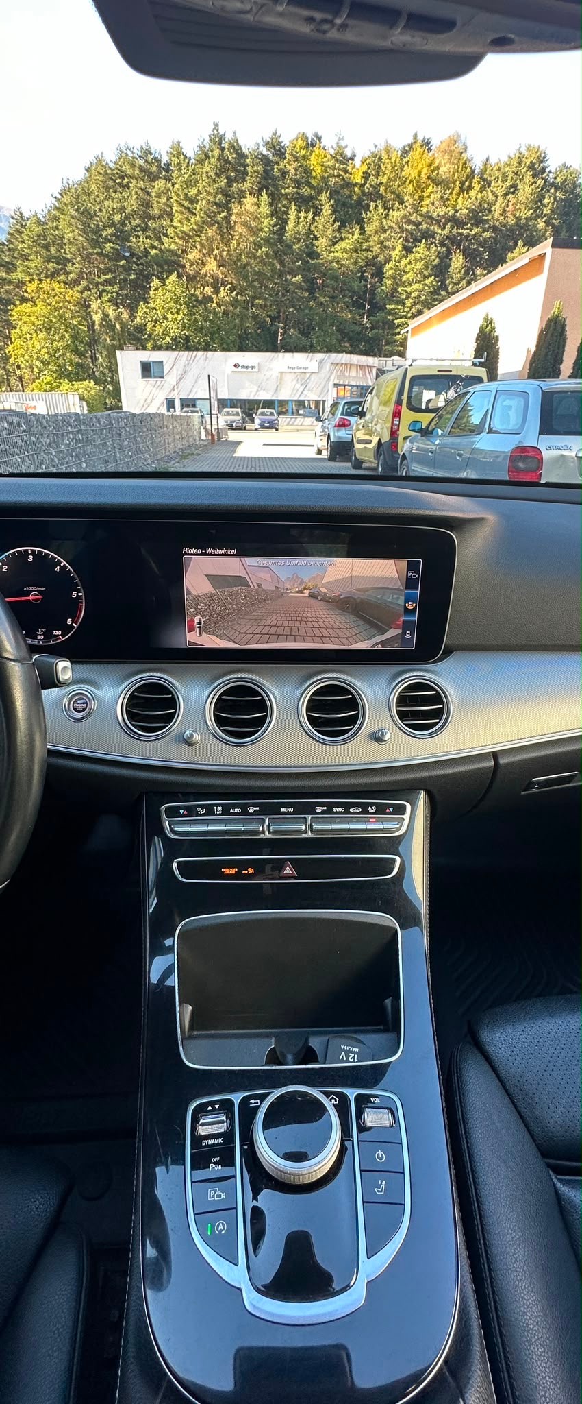 MERCEDES-BENZ E 220 d Exclusive 4Matic 9G-Tronic-image-10