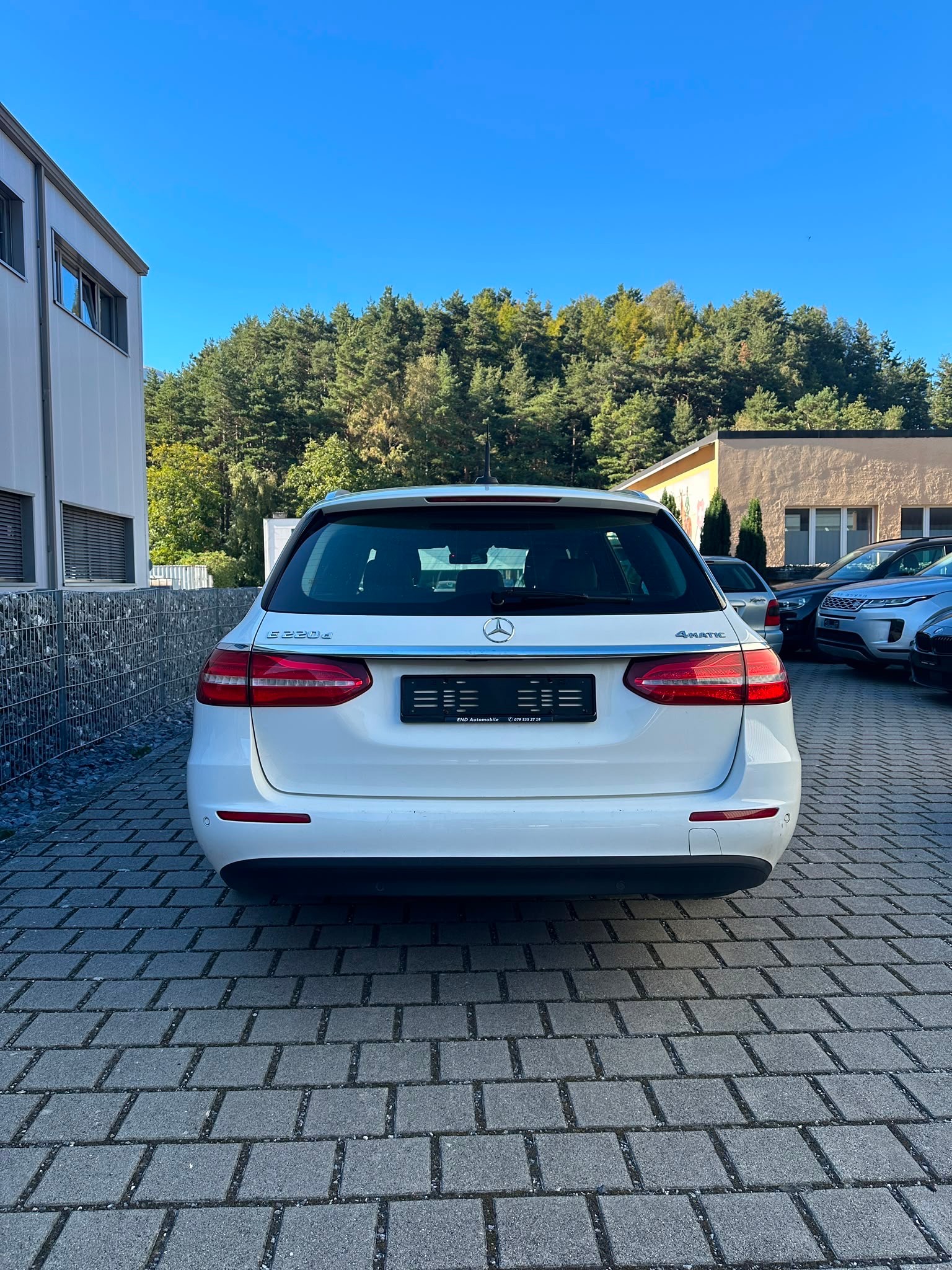 MERCEDES-BENZ E 220 d Exclusive 4Matic 9G-Tronic-image-3