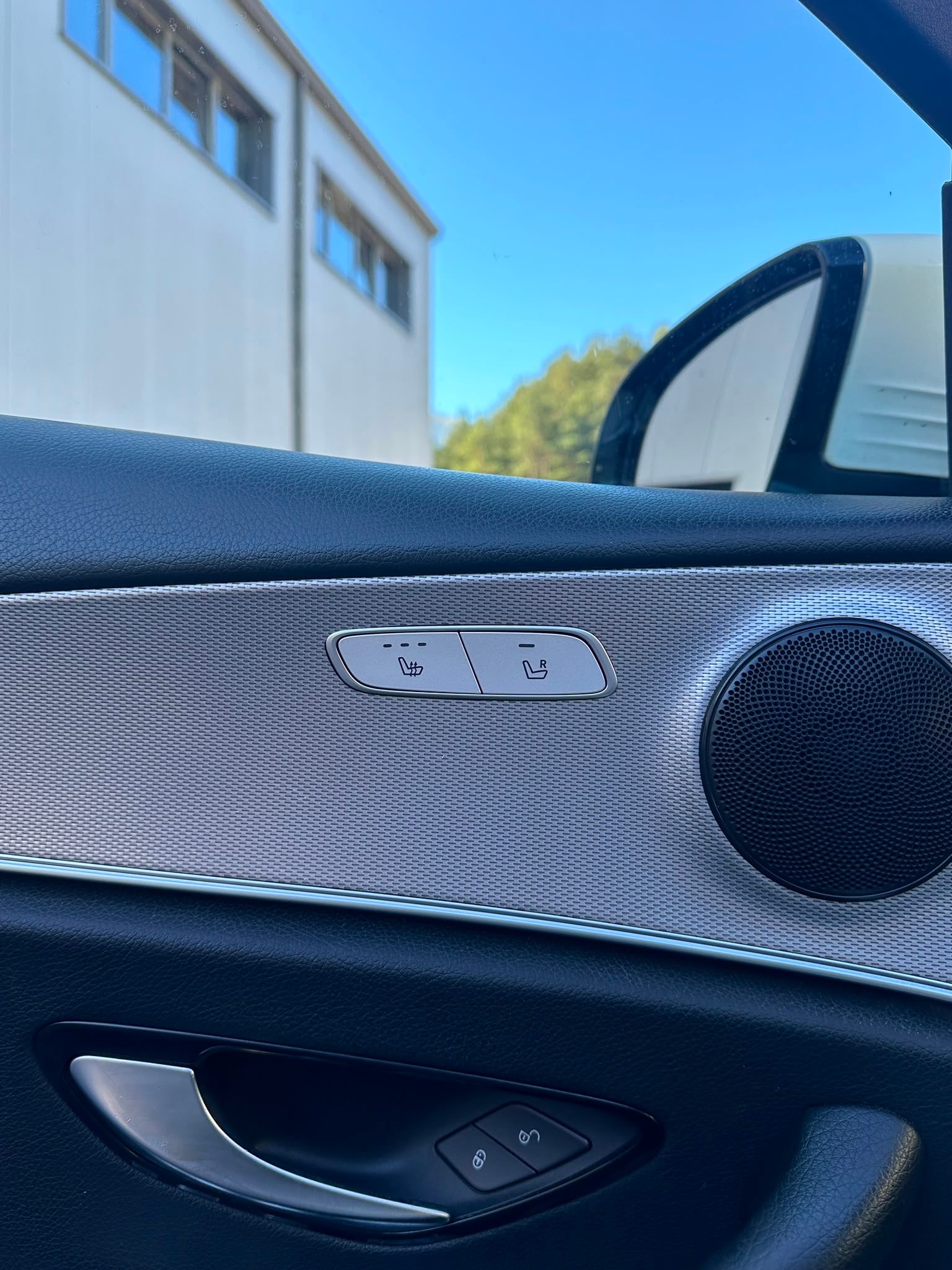 MERCEDES-BENZ E 220 d Exclusive 4Matic 9G-Tronic-image-9