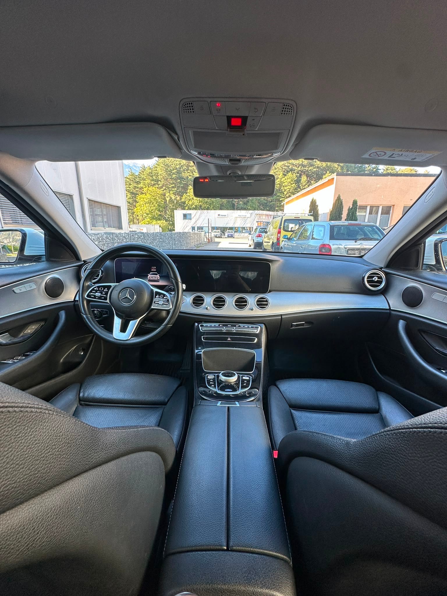 MERCEDES-BENZ E 220 d Exclusive 4Matic 9G-Tronic-image-12