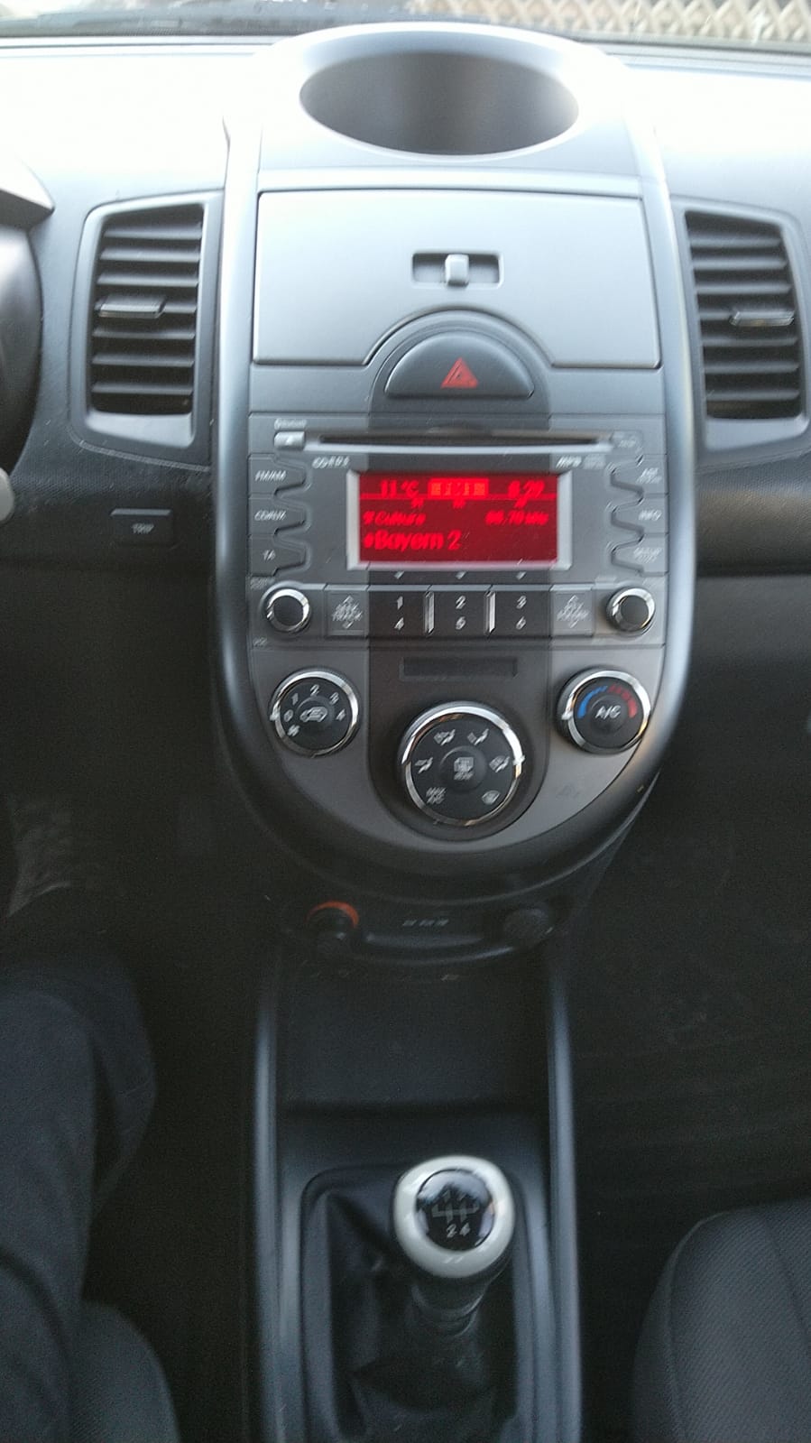 KIA Soul 1.6 CRDi Style-image-7