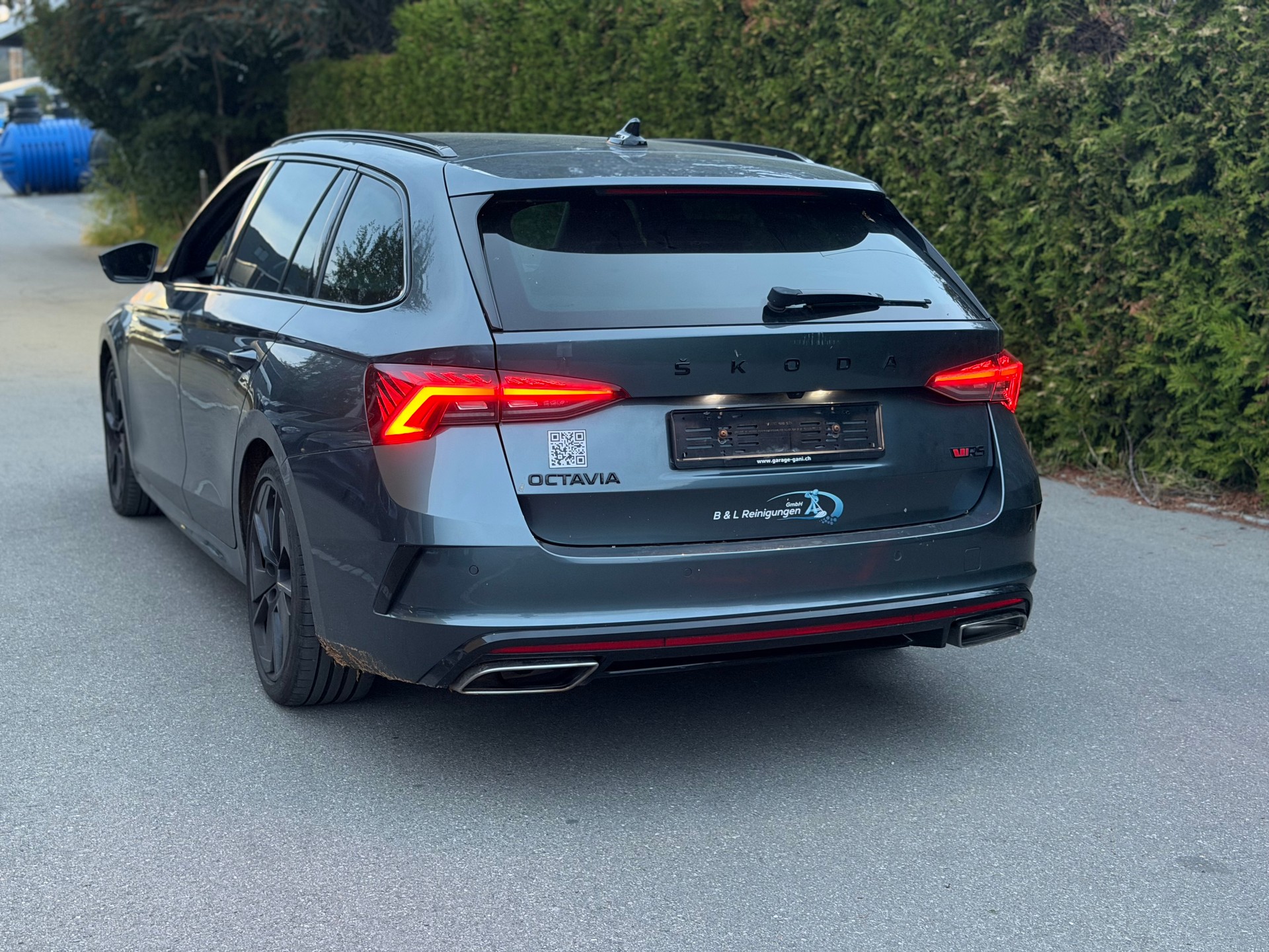 SKODA Octavia Combi 2.0 TDI DSG RS 4x4-image-3