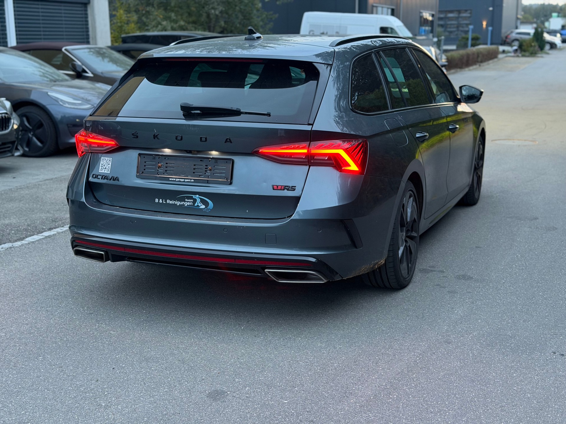 SKODA Octavia Combi 2.0 TDI DSG RS 4x4-image-4