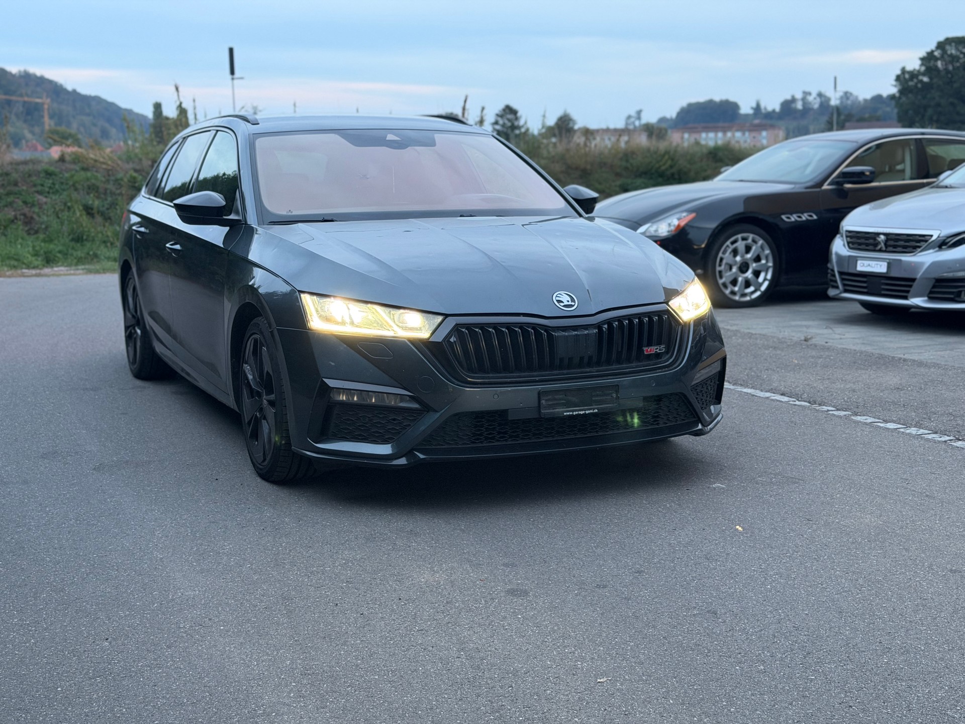 SKODA Octavia Combi 2.0 TDI DSG RS 4x4-image-2