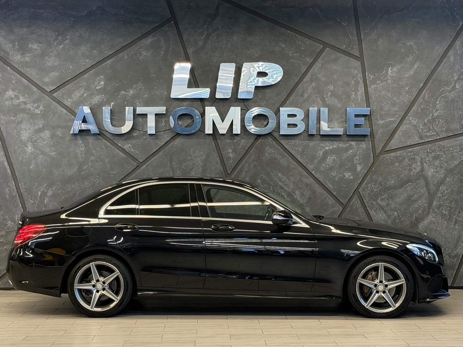 MERCEDES-BENZ C 220 BlueTEC AMG Line 7G-Tronic-image-4