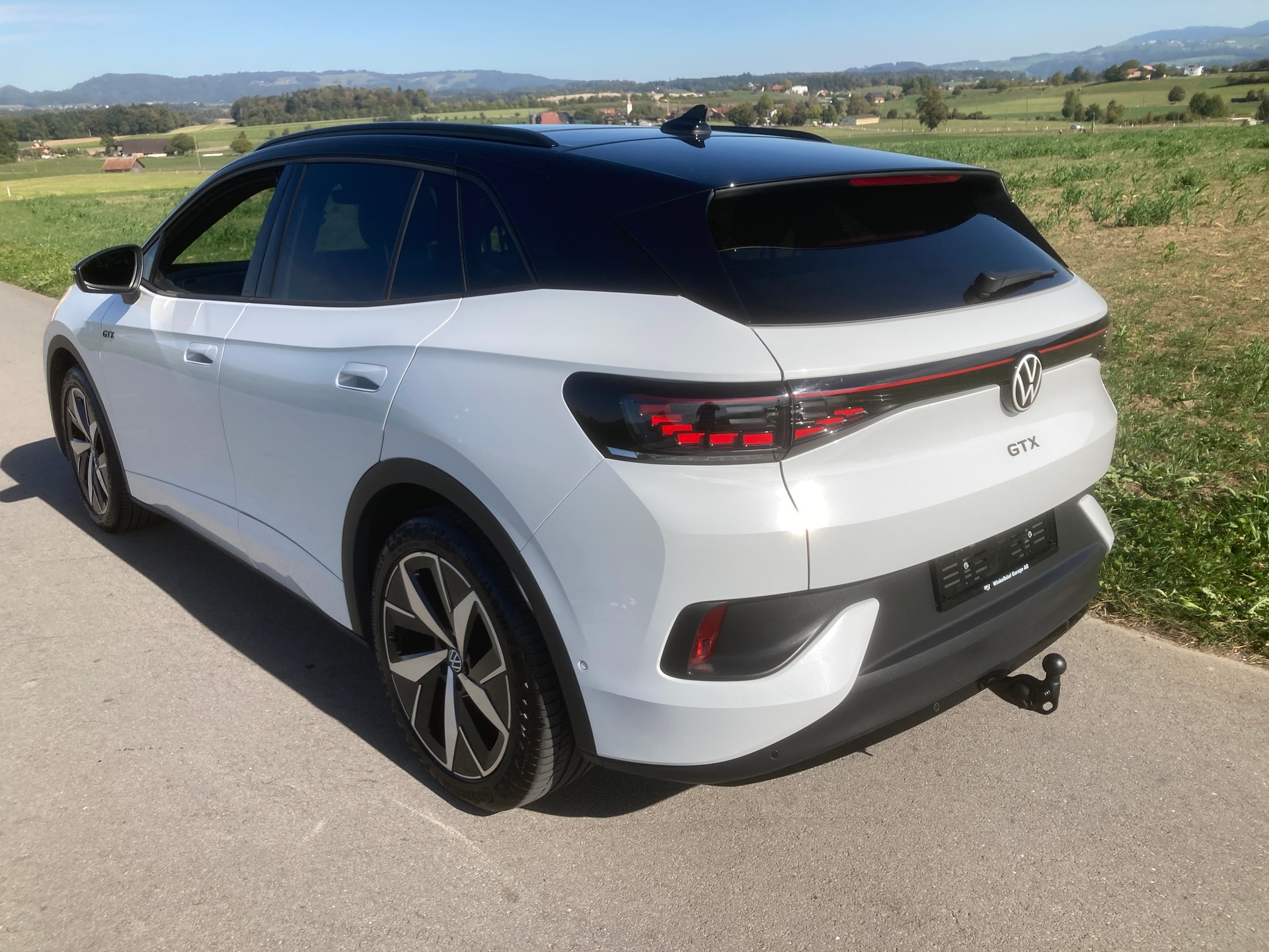 VW ID.4 GTX 77 kWh 4Motion mit Anhängerkupplung und Panorama Dach-image-3