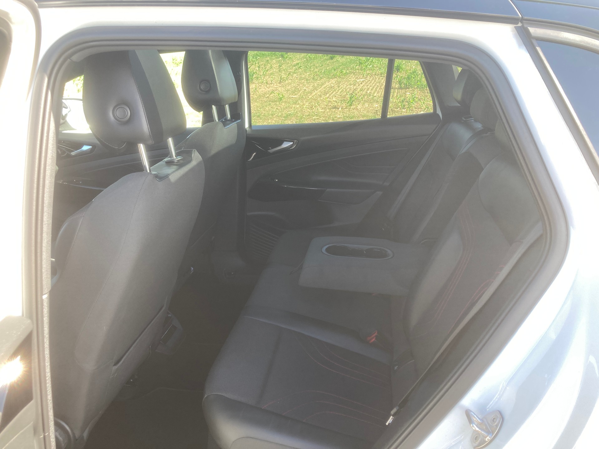 VW ID.4 GTX 77 kWh 4Motion mit Anhängerkupplung und Panorama Dach-image-8