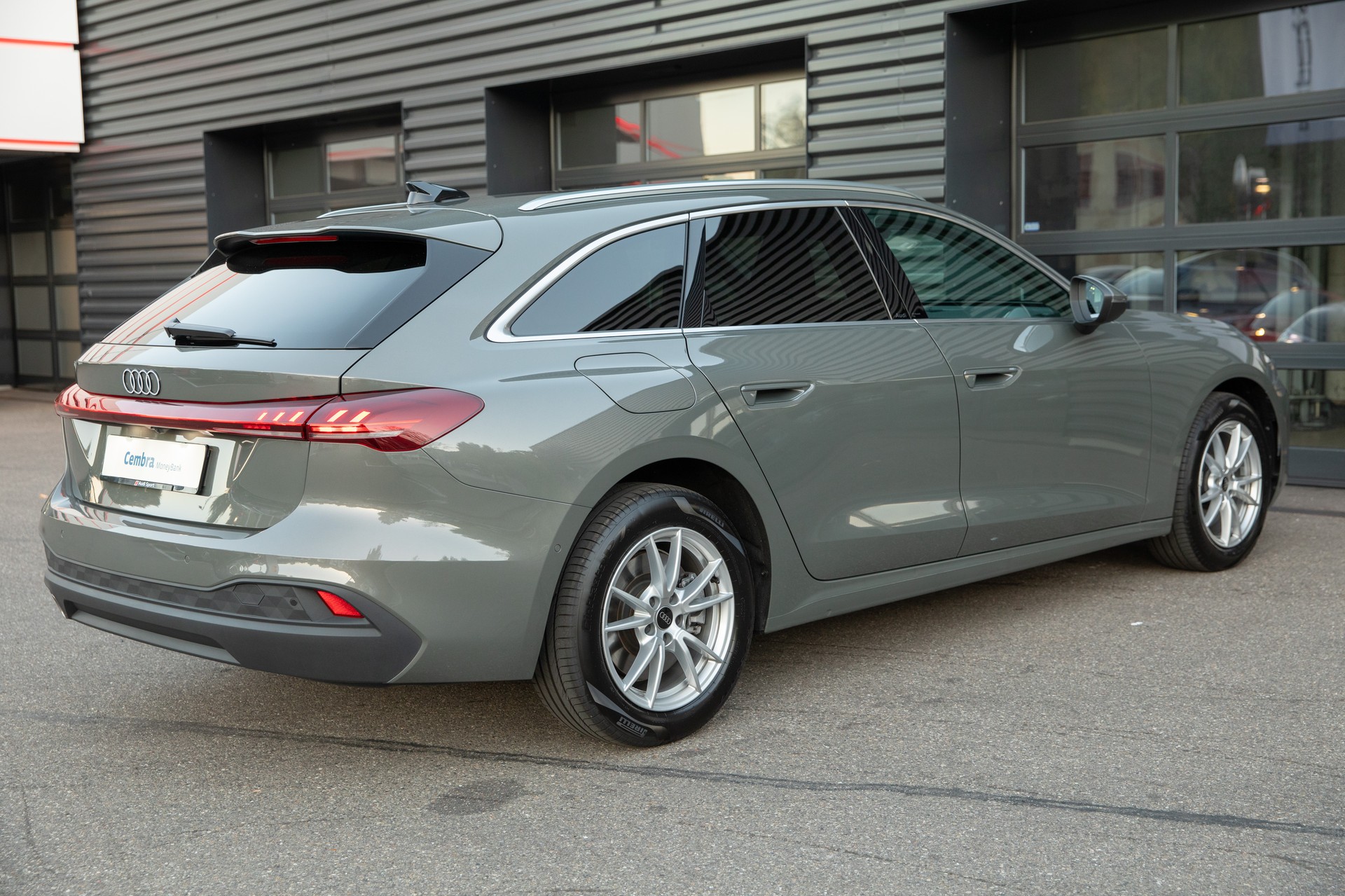 AUDI A5 Avant TDI 150 kW S tronic-image-6