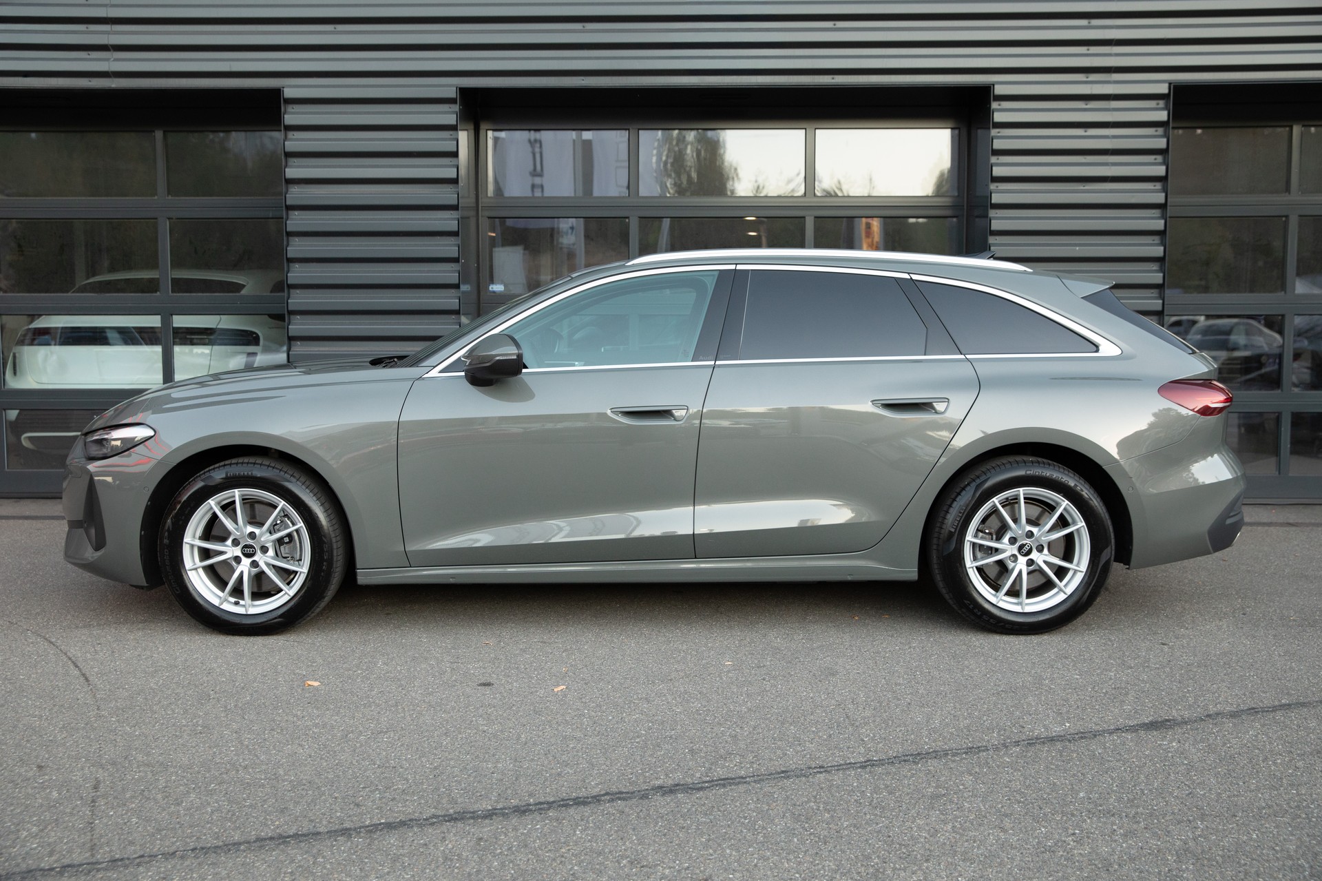 AUDI A5 Avant TDI 150 kW S tronic-image-3