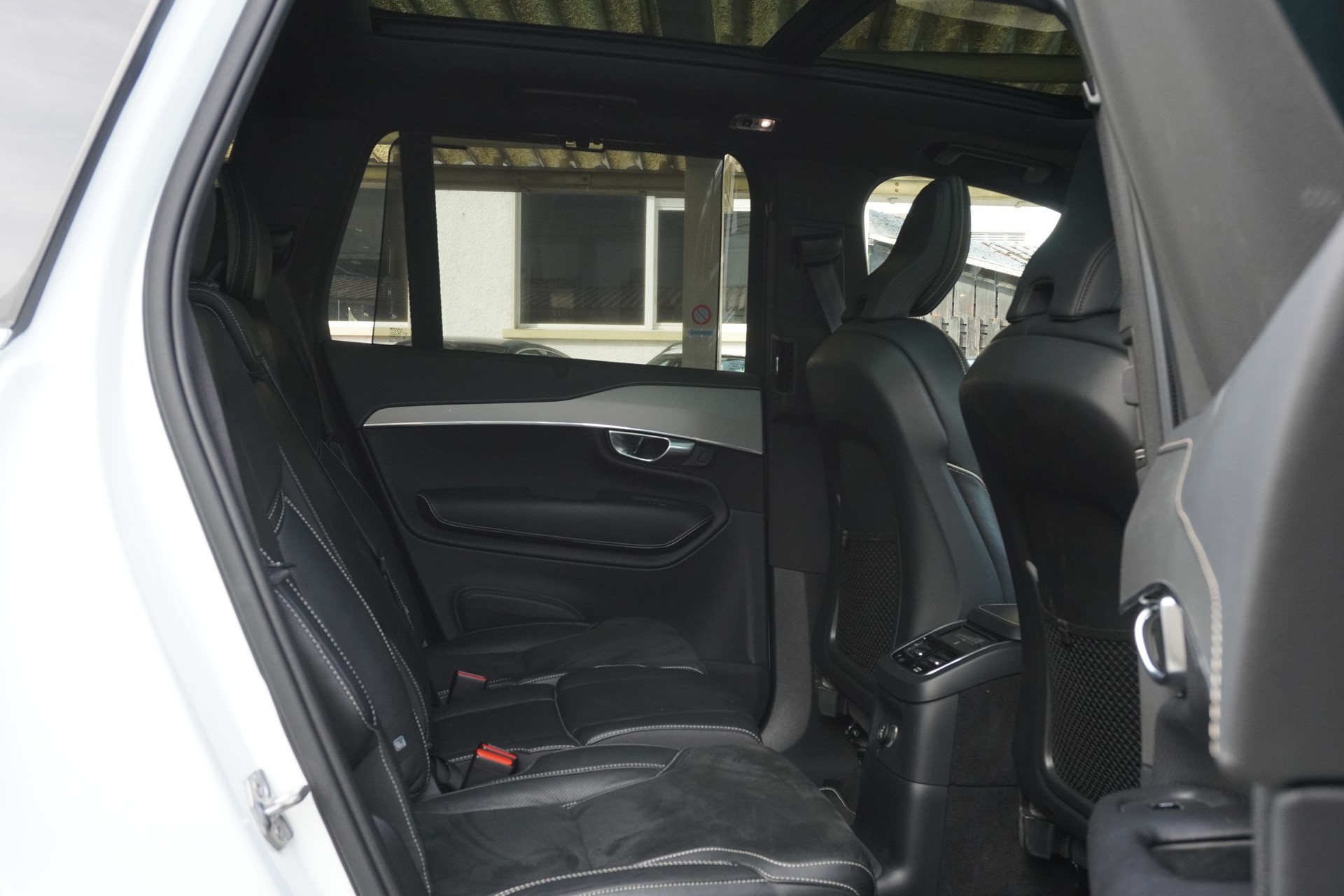 VOLVO XC90 T8 eAWD R-Design Geartronic-image-14