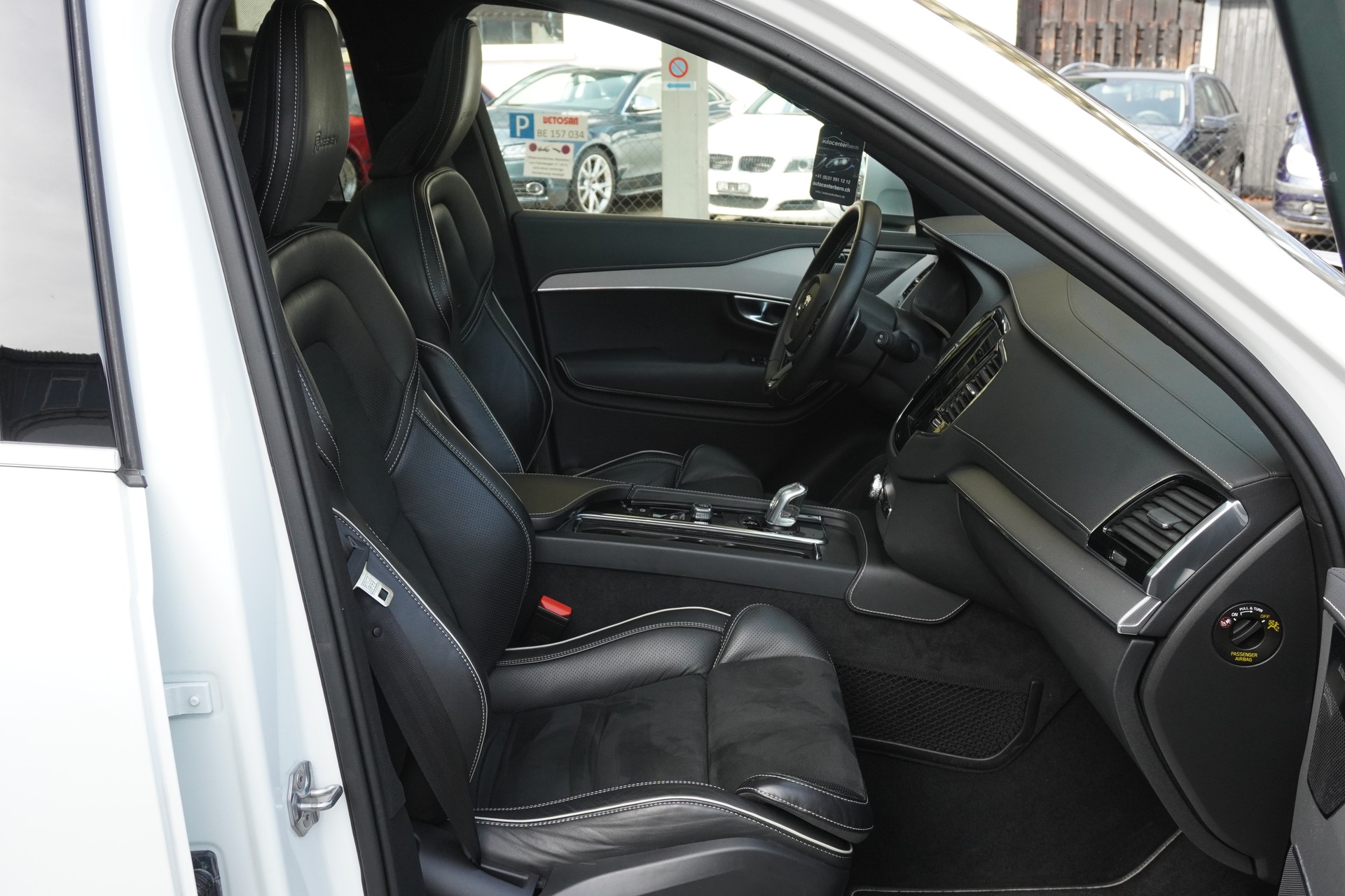 VOLVO XC90 T8 eAWD R-Design Geartronic-image-13
