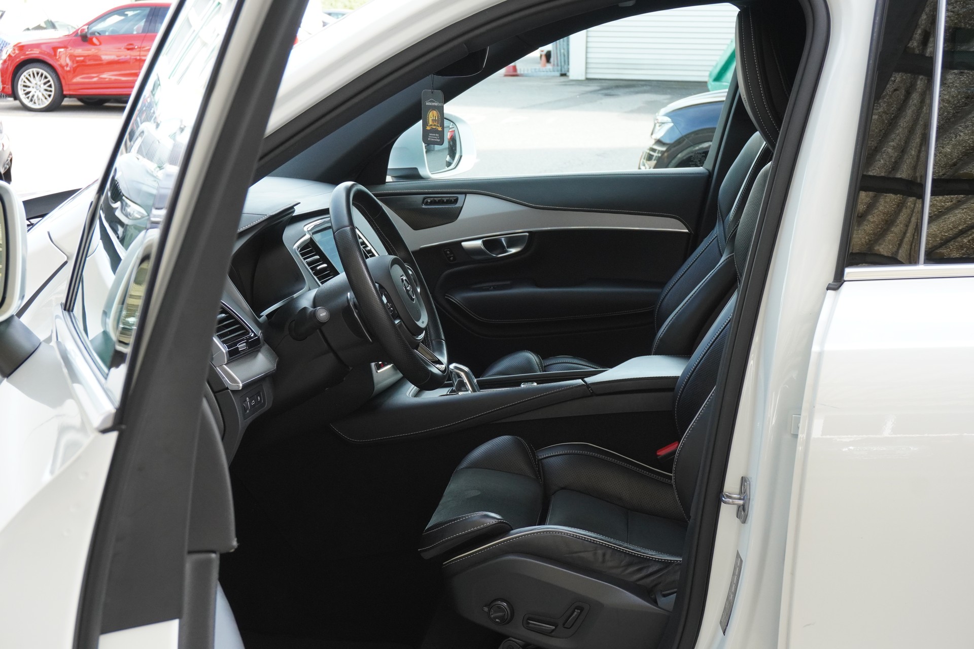 VOLVO XC90 T8 eAWD R-Design Geartronic-image-8