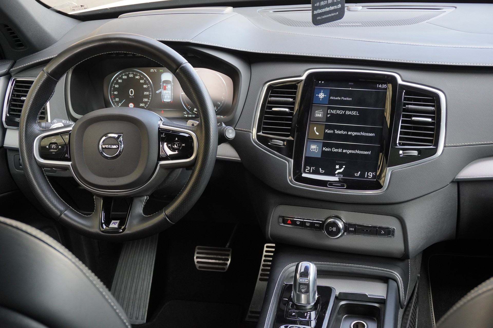 VOLVO XC90 T8 eAWD R-Design Geartronic-image-10