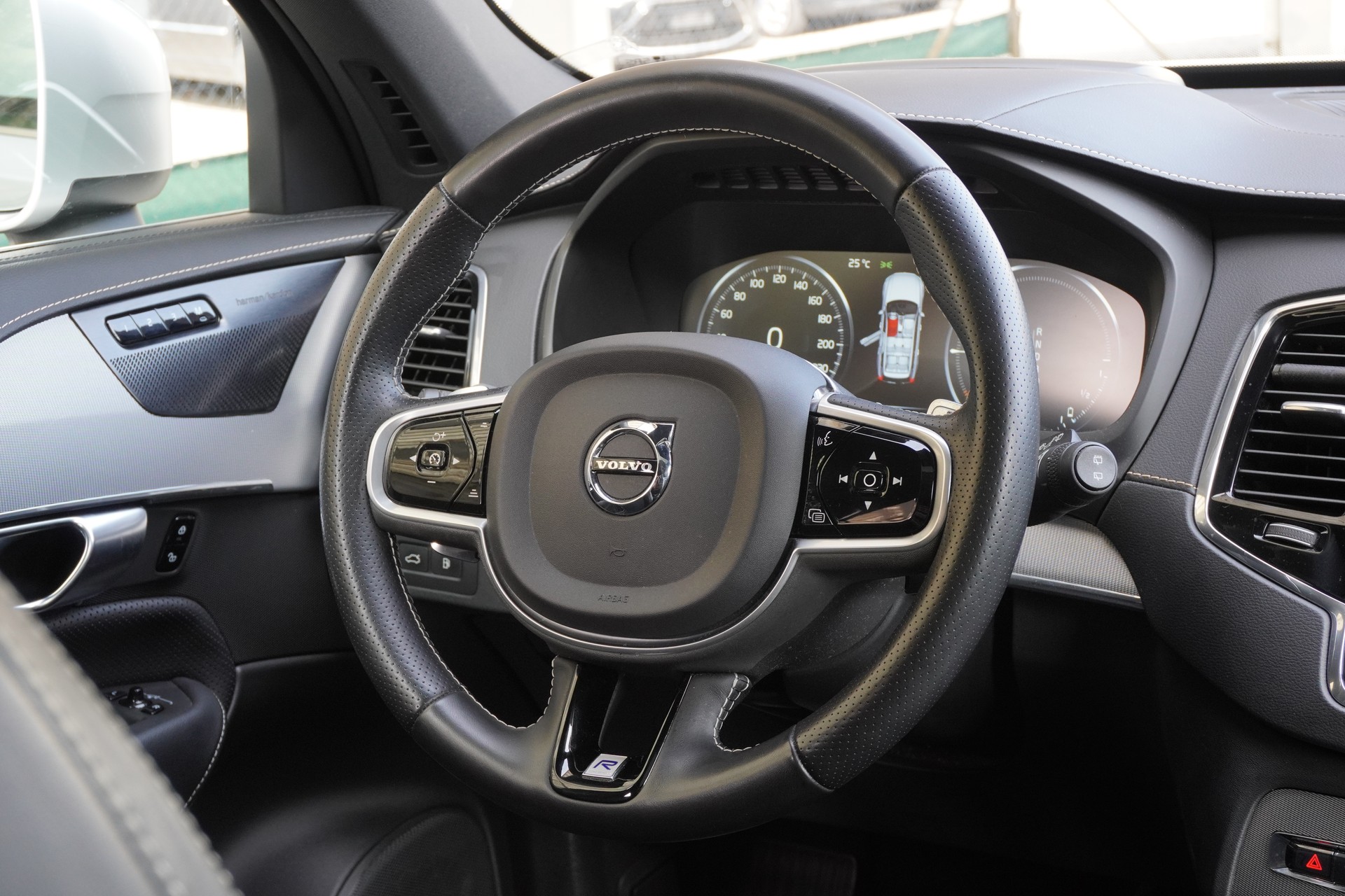VOLVO XC90 T8 eAWD R-Design Geartronic-image-9