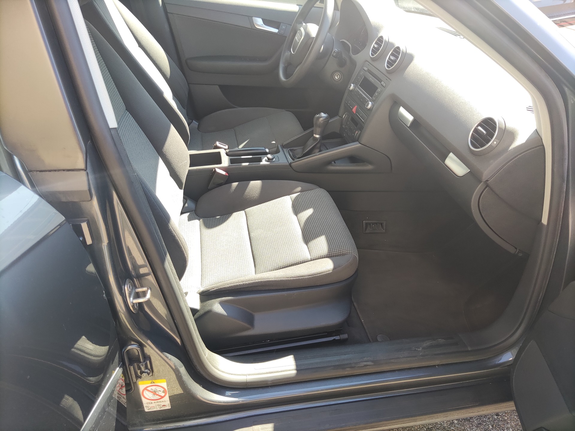 AUDI A3 1.8 Turbo FSI Ambiente-image-4