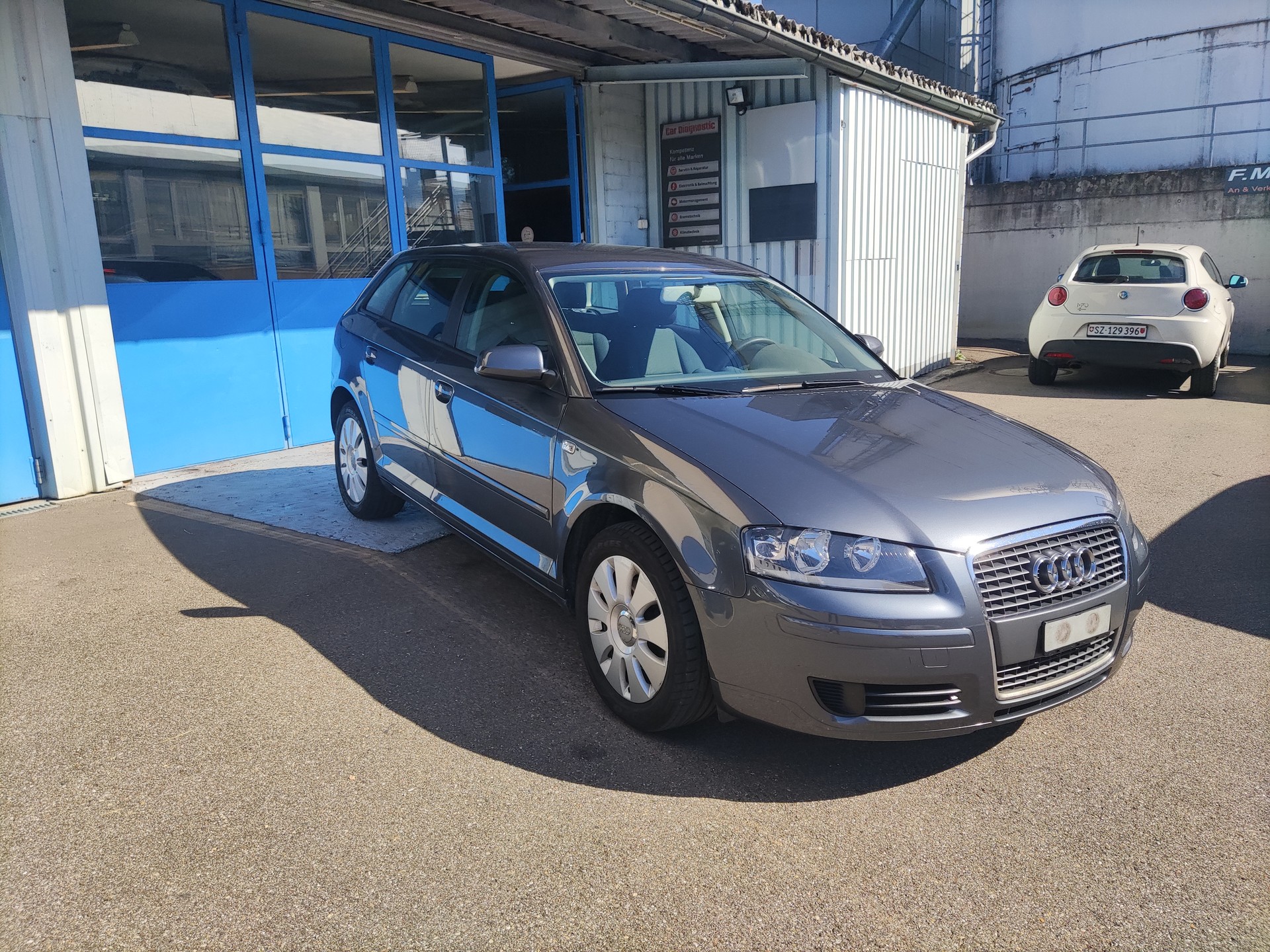 AUDI A3 1.8 Turbo FSI Ambiente-image-0