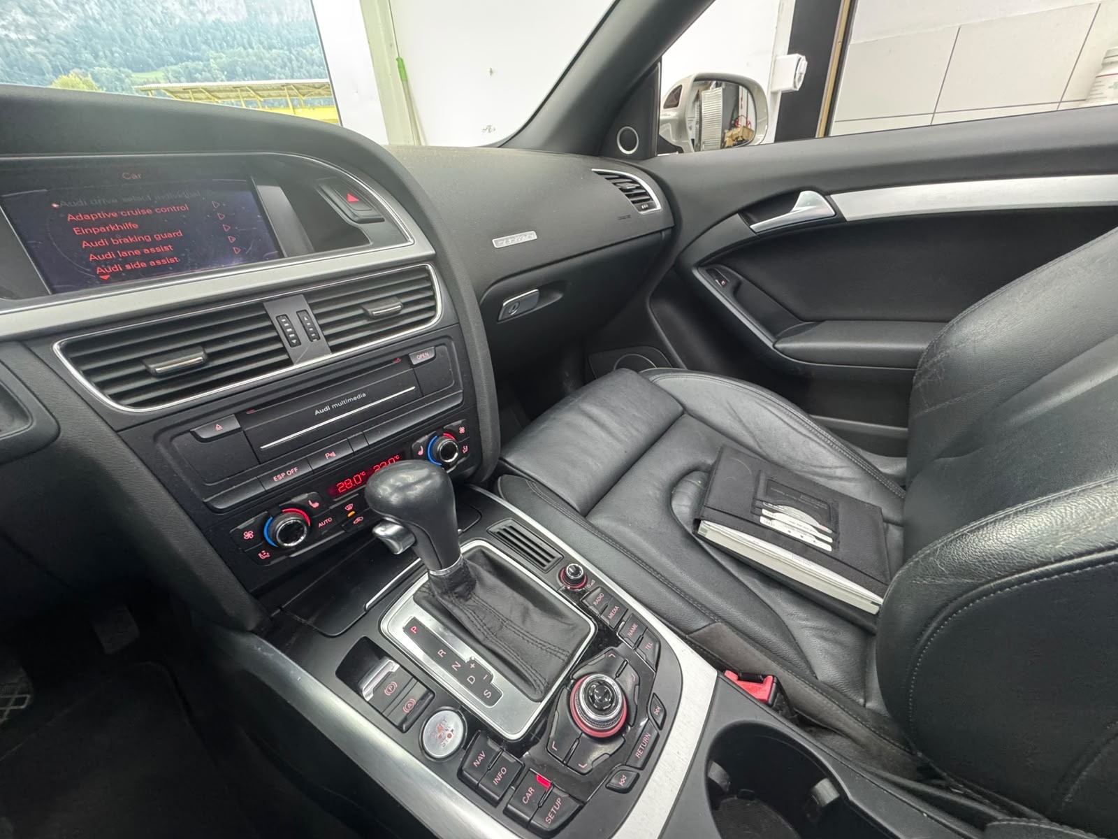 AUDI A5 Cabriolet 2.0 TFSI quattro S-tronic-image-13