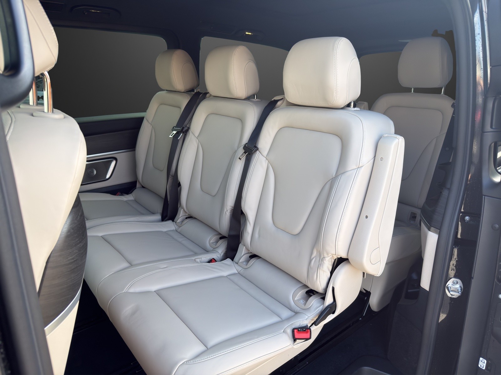 MERCEDES-BENZ V 300 d lang 4Matic Swiss Edition 9G-Tronic-image-7