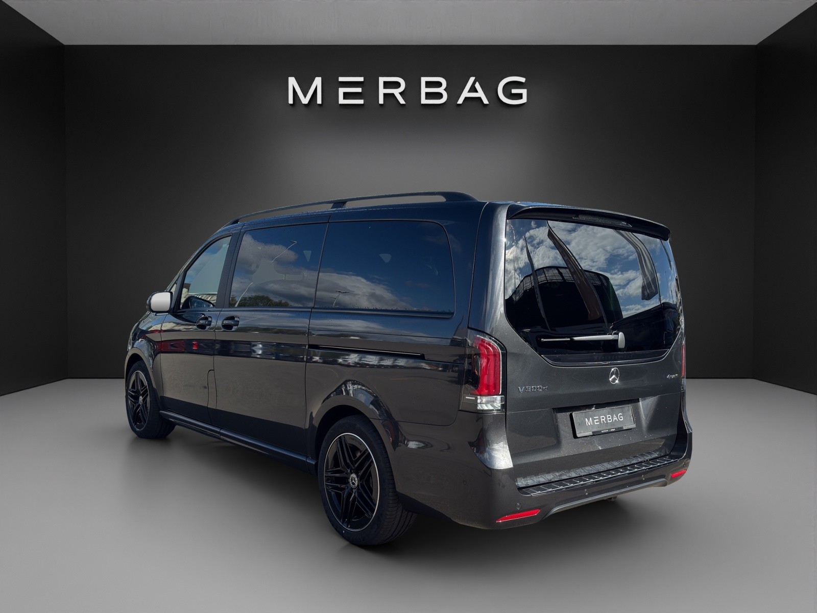 MERCEDES-BENZ V 300 d lang 4Matic Swiss Edition 9G-Tronic-image-3