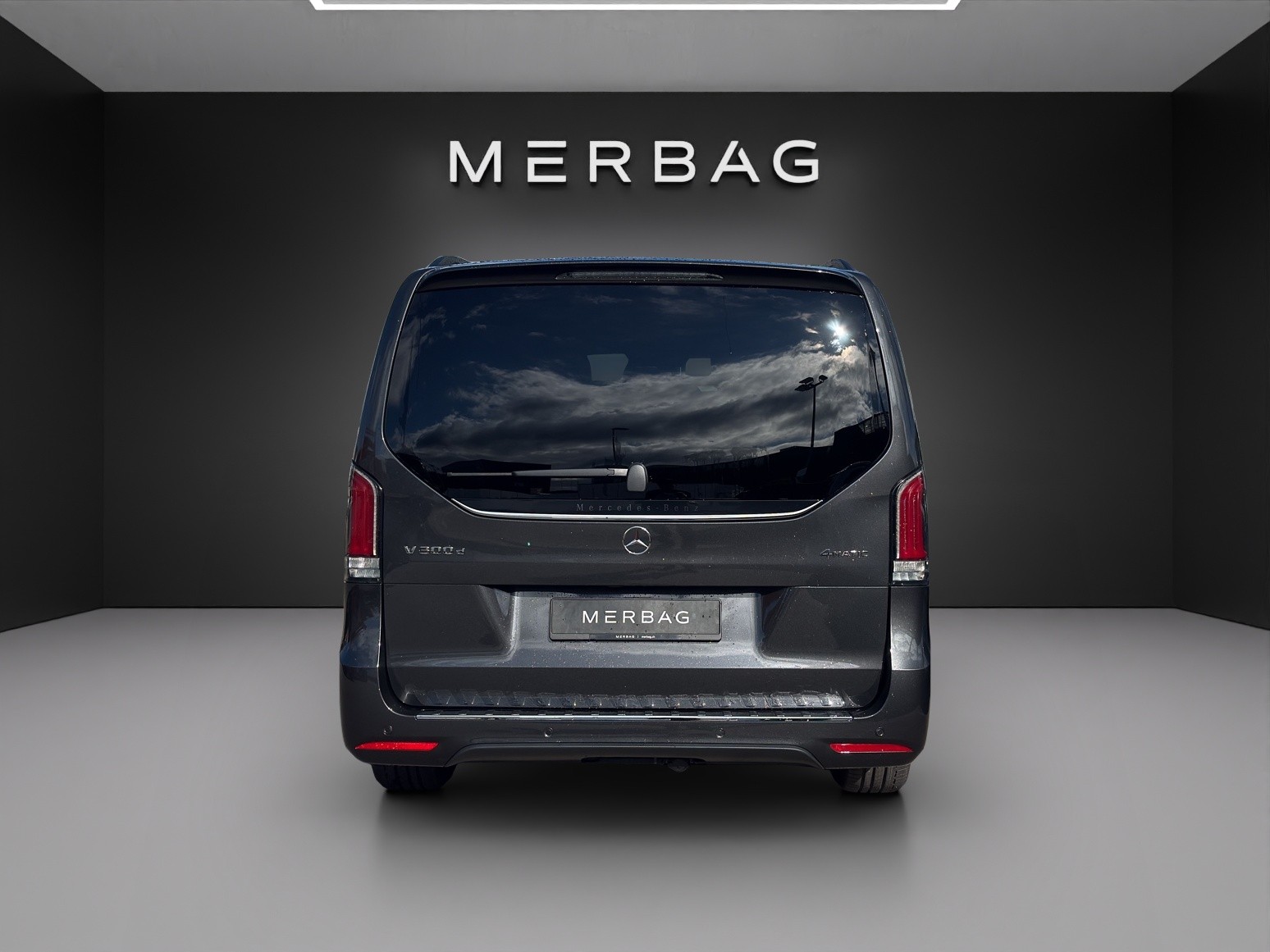 MERCEDES-BENZ V 300 d lang 4Matic Swiss Edition 9G-Tronic-image-2