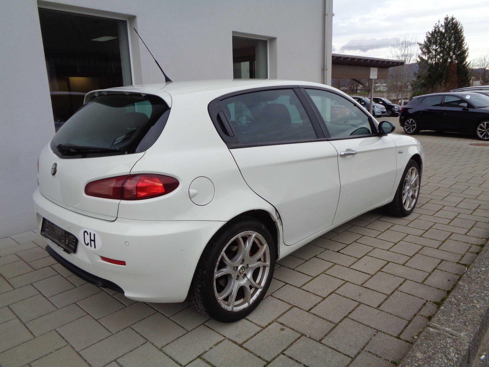 ALFA ROMEO 147 1.6 TS 16V Progression-image-1