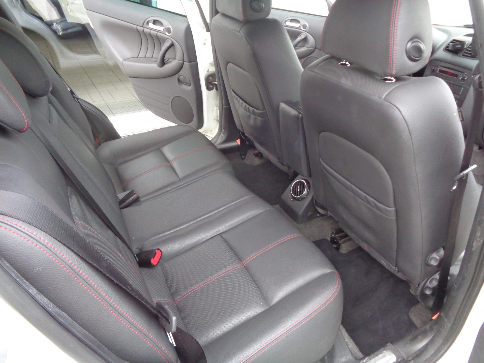 ALFA ROMEO 147 1.6 TS 16V Progression-image-8