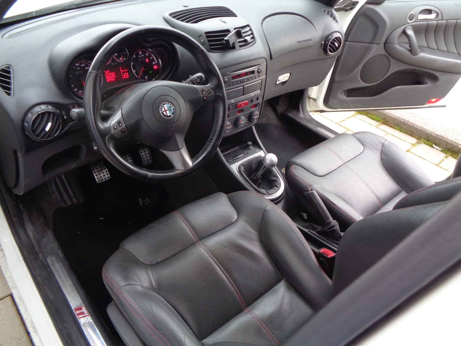 ALFA ROMEO 147 1.6 TS 16V Progression-image-7