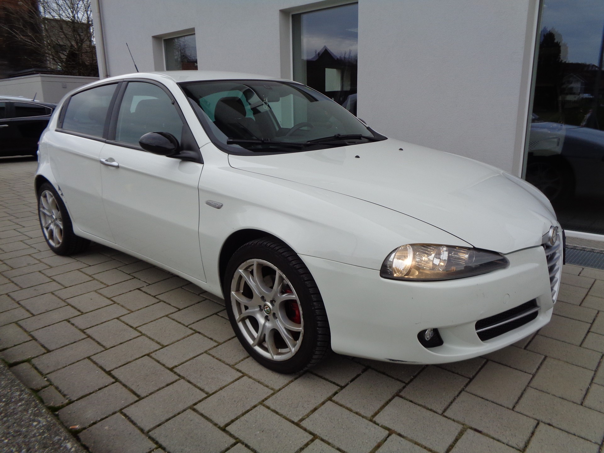 ALFA ROMEO 147 1.6 TS 16V Progression-image-0