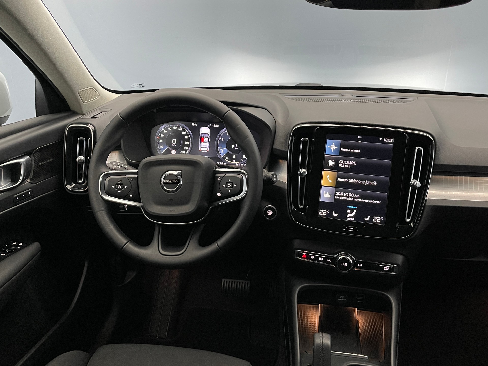 VOLVO XC40 2.0 B4 MH Momentum AWD-image-12