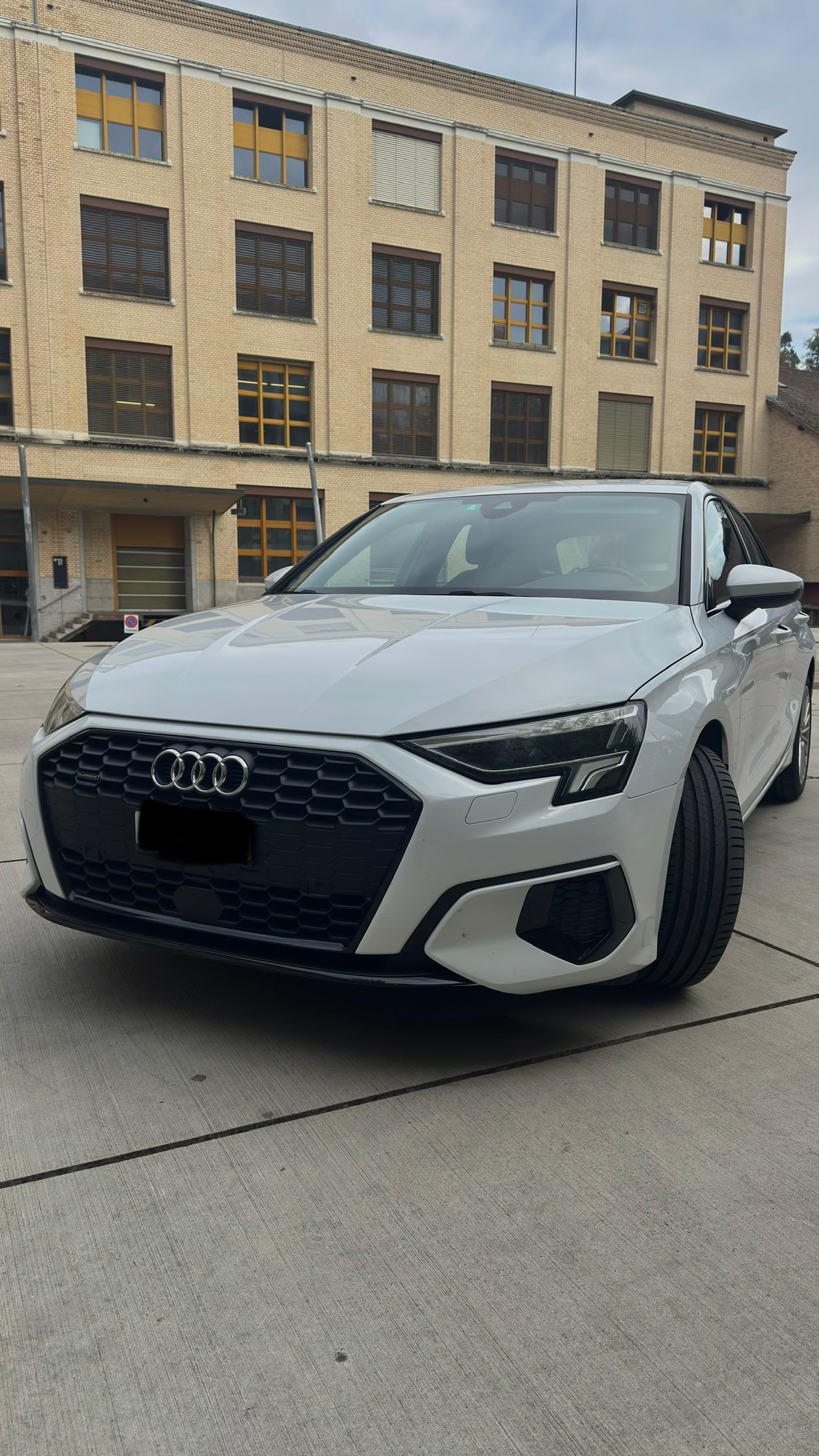 AUDI 2.0 40 TFSI Advanced quattro S-Tronic-image-0