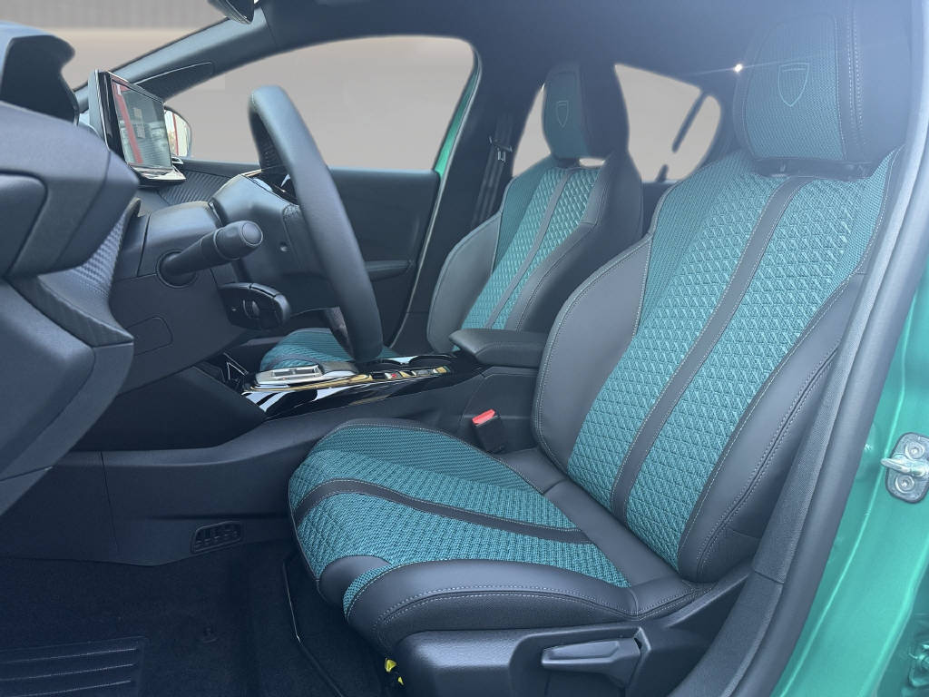 PEUGEOT 208 Hybrid 110 e-DCS6 Envy-image-7
