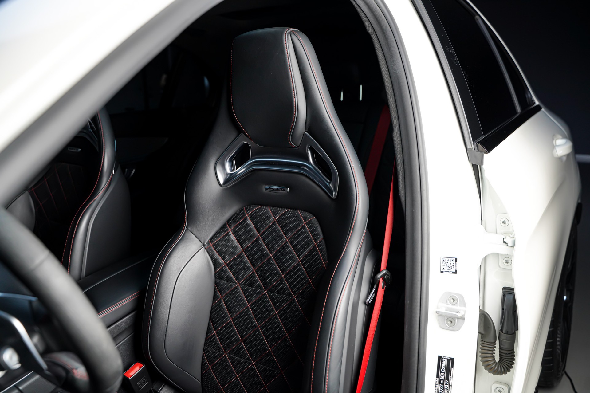 MERCEDES-BENZ C 63 S AMG Edition 1 Speedshift-image-15