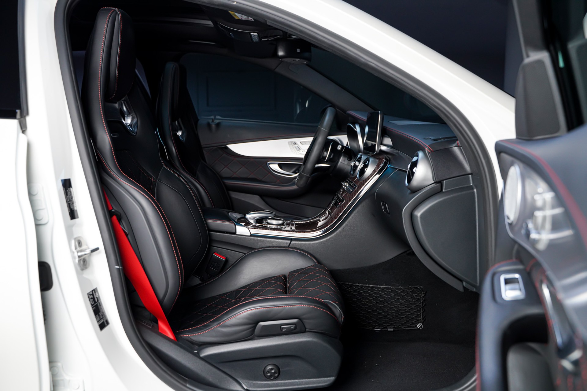 MERCEDES-BENZ C 63 S AMG Edition 1 Speedshift-image-21