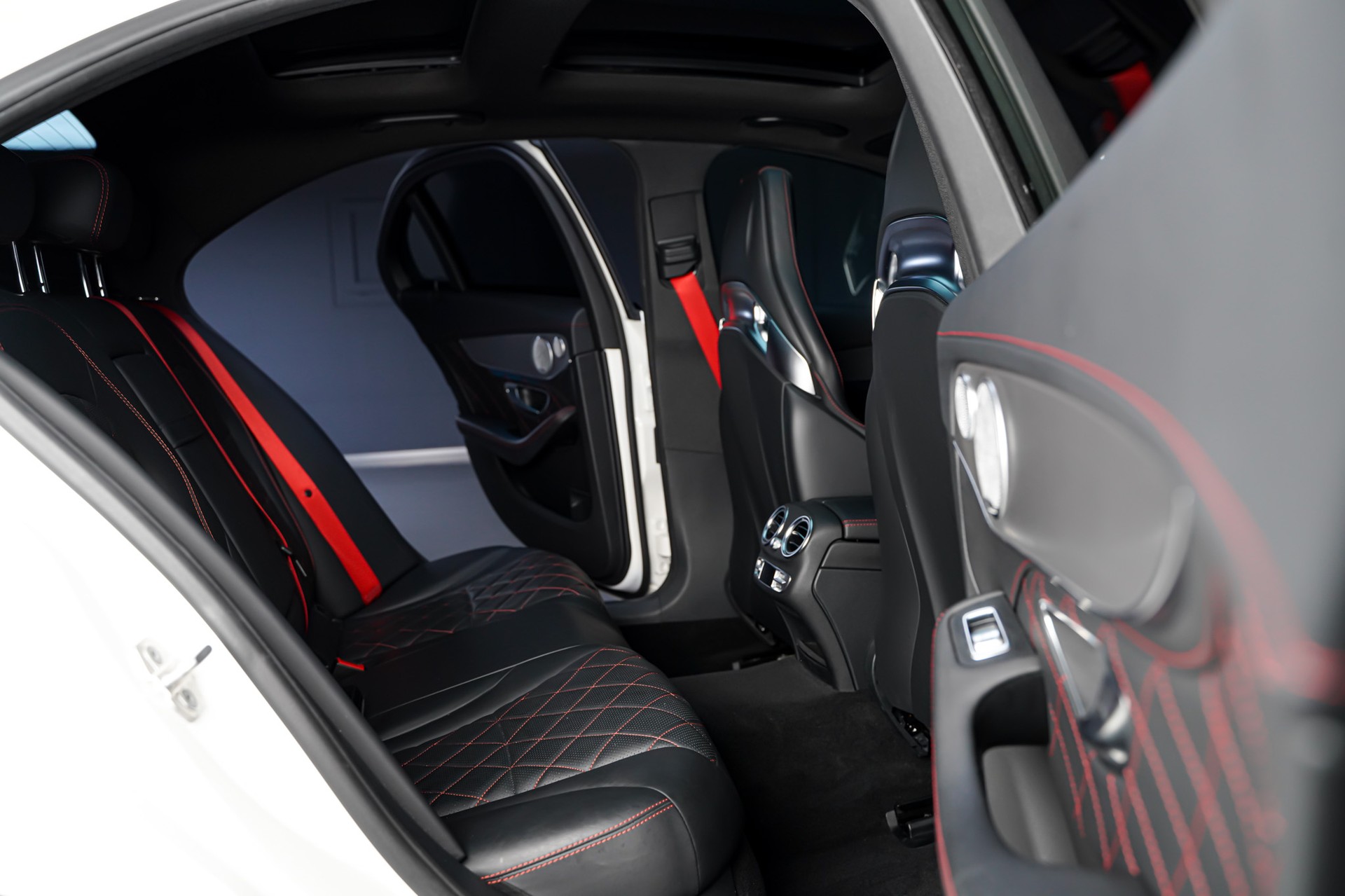 MERCEDES-BENZ C 63 S AMG Edition 1 Speedshift-image-17