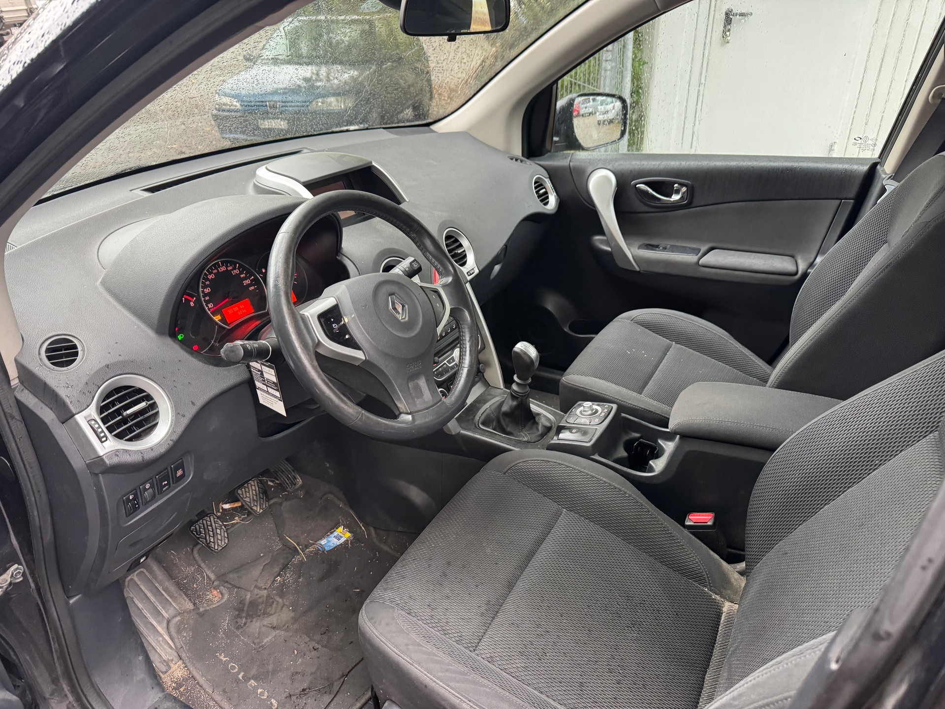 RENAULT Koleos 2.5 Dynamique Luxe 4x4-image-5