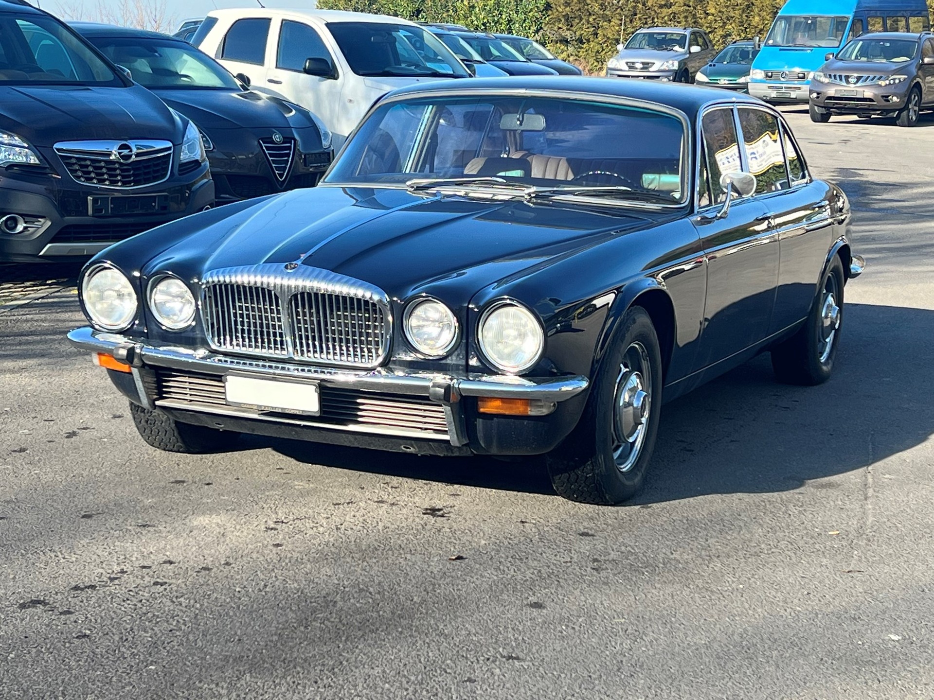 DAIMLER Double Six V12 - 1975 - 5344 CC-image-2