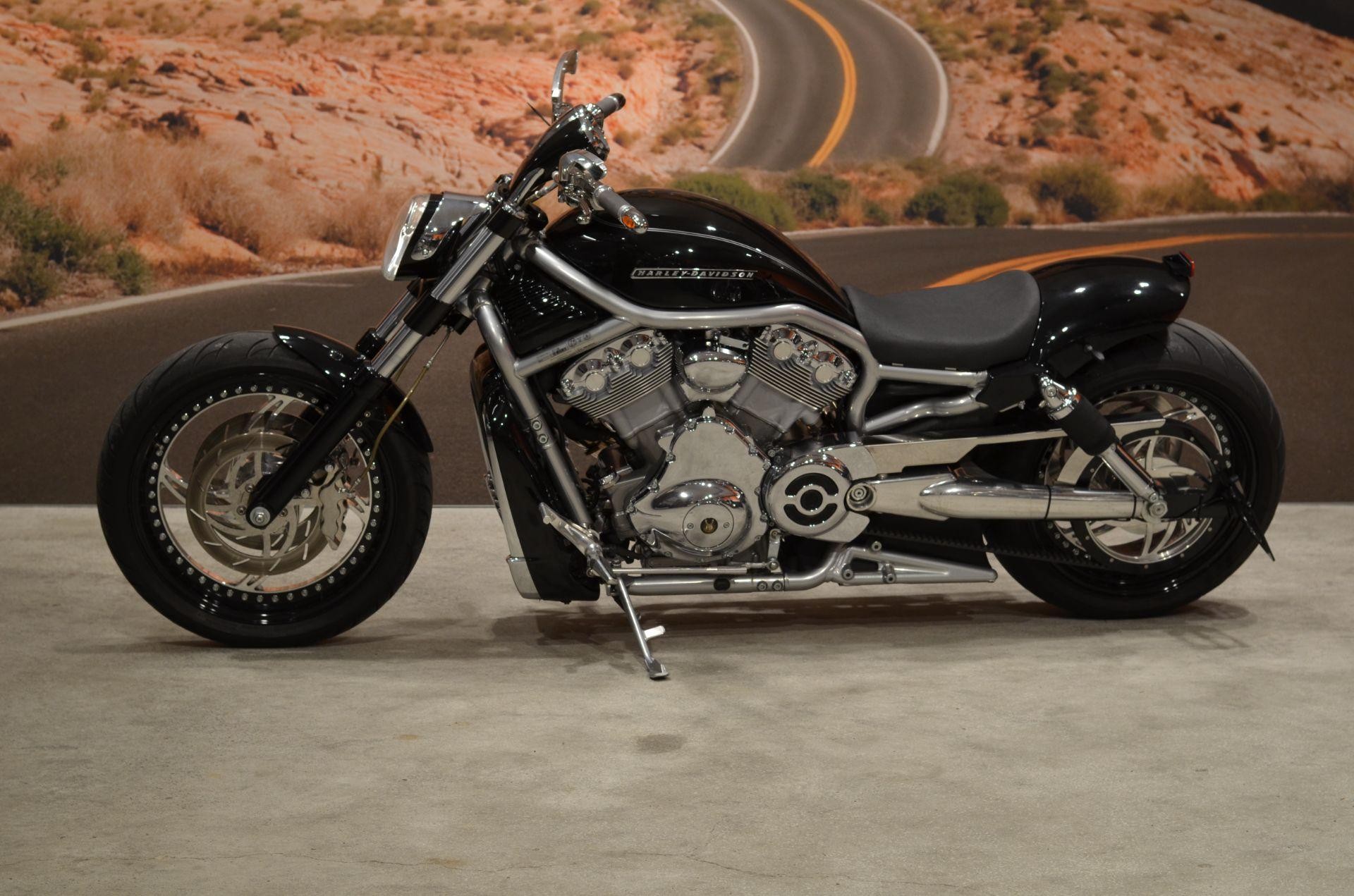 HARLEY-DAVIDSON VRSCAW 1130 V-Rod-showroom-element-3