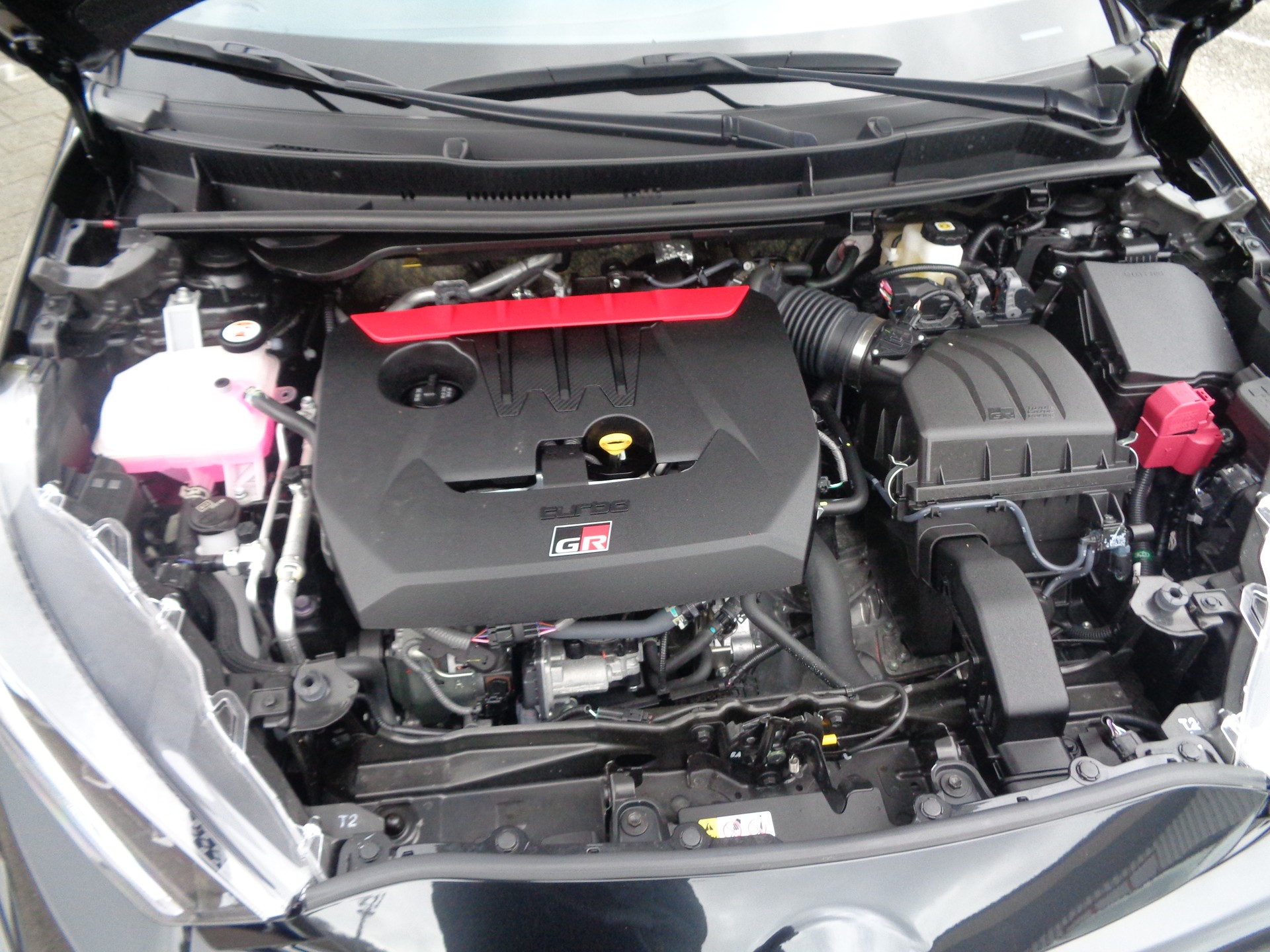 TOYOTA Yaris 1.6 GR Sport-image-13