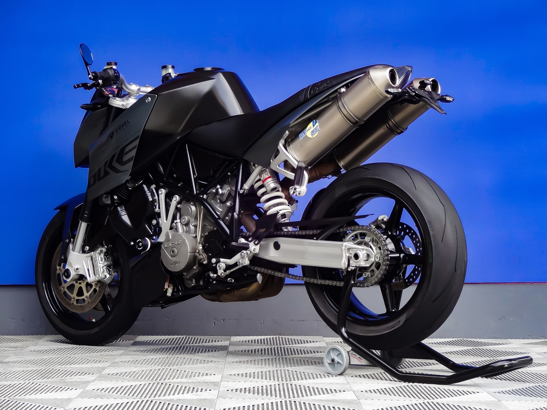 KTM 990 Super Duke-image-6
