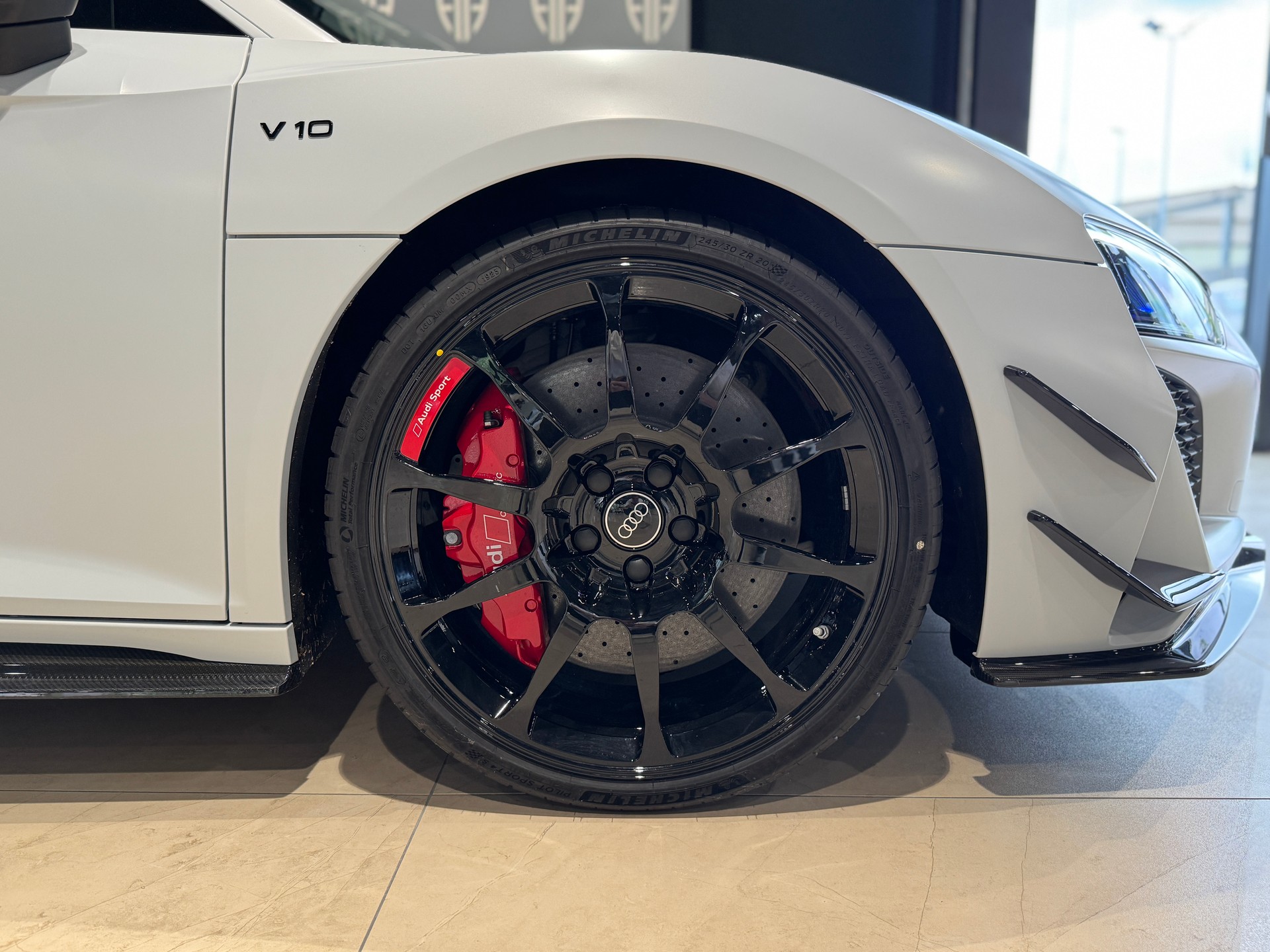 AUDI R8 Coupé GT RWD S-Tronic Limitiert Edition 333-image-7