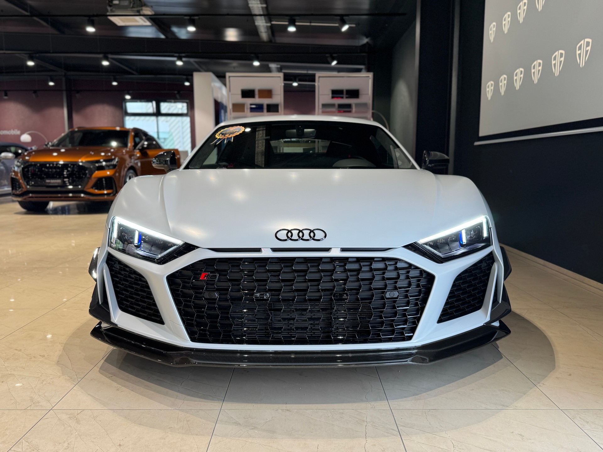 AUDI R8 Coupé GT RWD S-Tronic Limitiert Edition 333-image-1