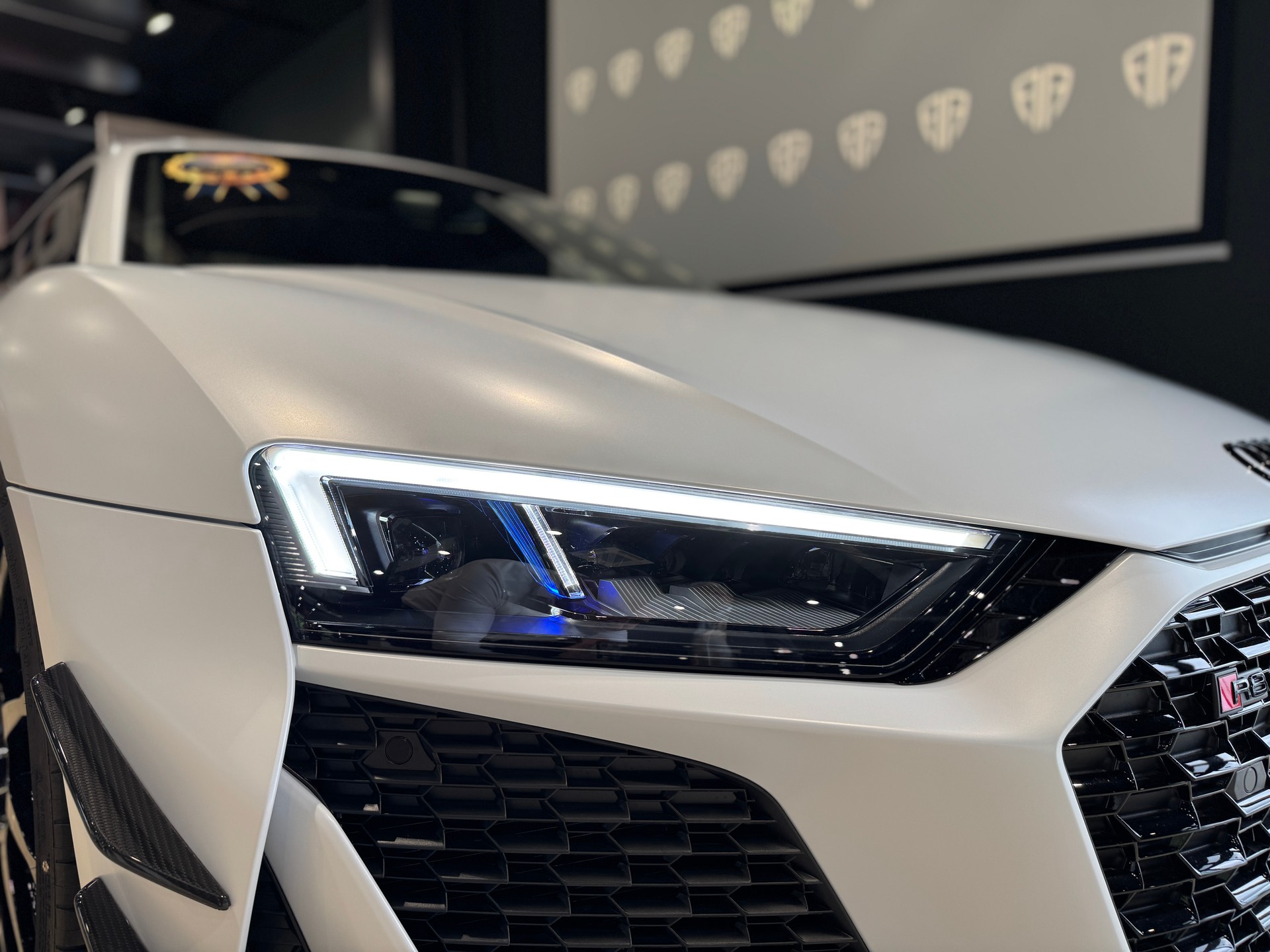 AUDI R8 Coupé GT RWD S-Tronic Limitiert Edition 333-image-2