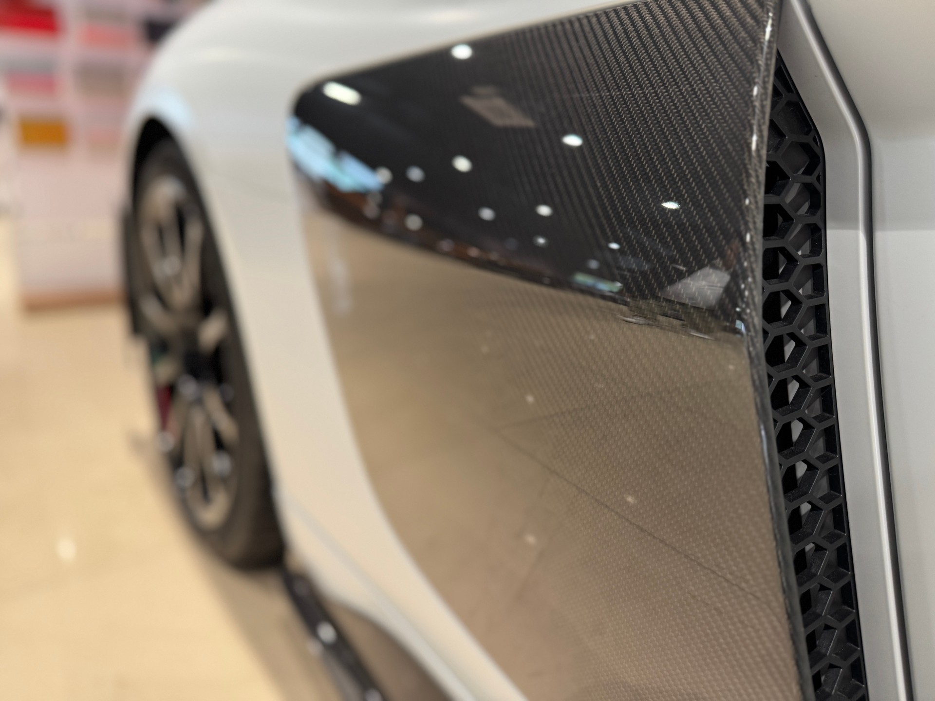 AUDI R8 Coupé GT RWD S-Tronic Limitiert Edition 333-image-10