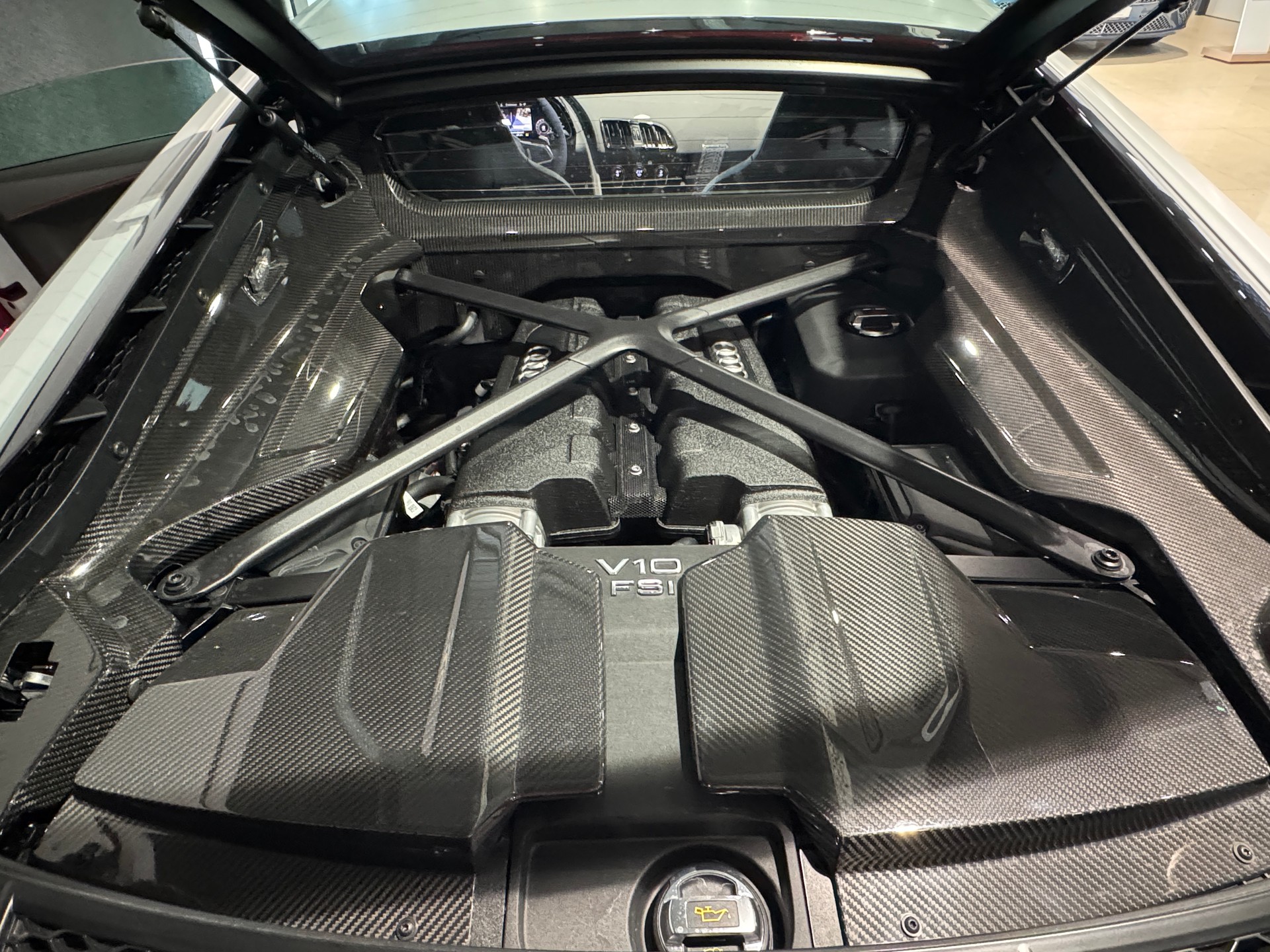 AUDI R8 Coupé GT RWD S-Tronic Limitiert Edition 333-image-13