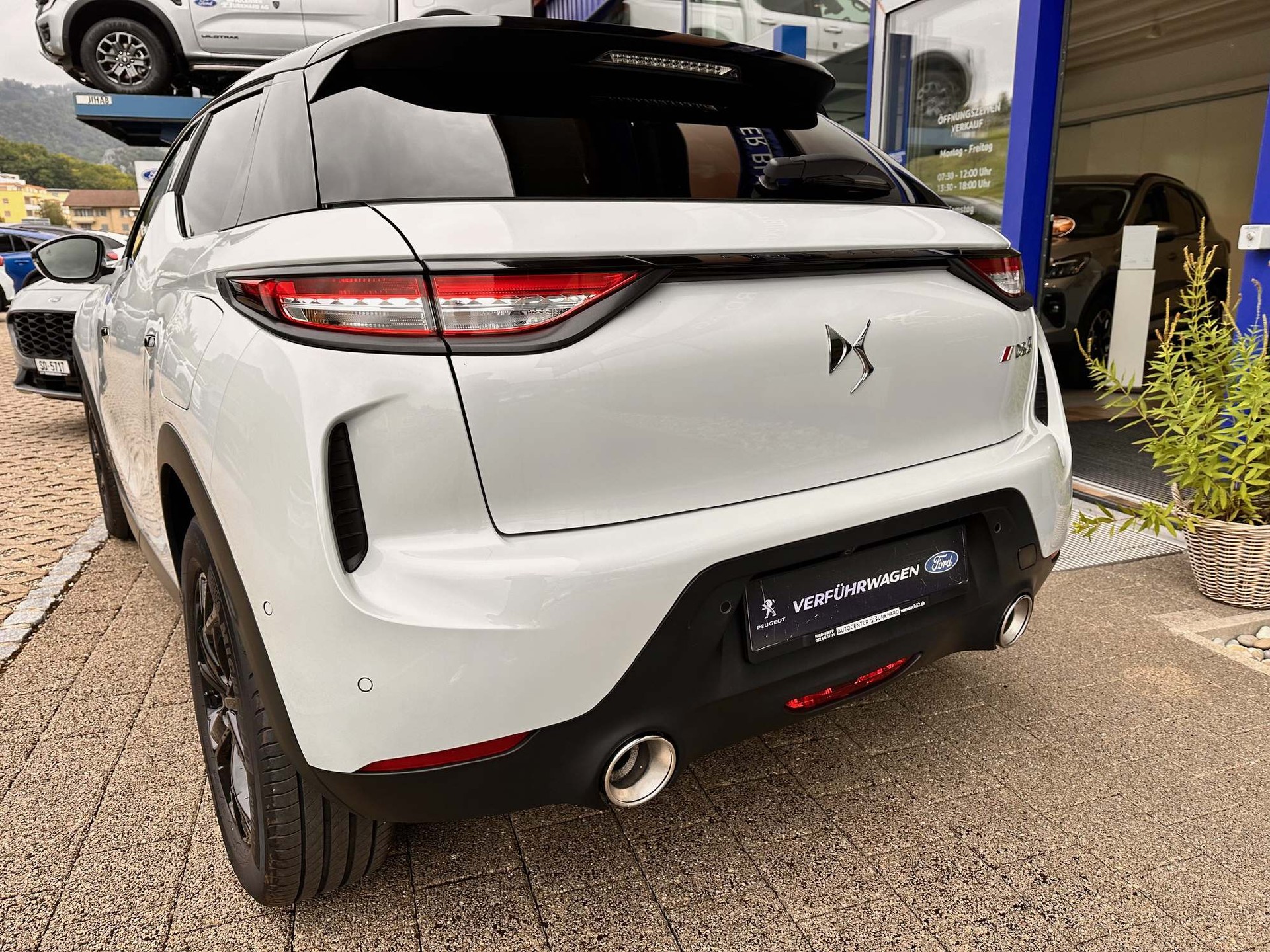 DS AUTOMOBILES DS3 Crossback 1.2 PureTech 155 Performance Line-image-3