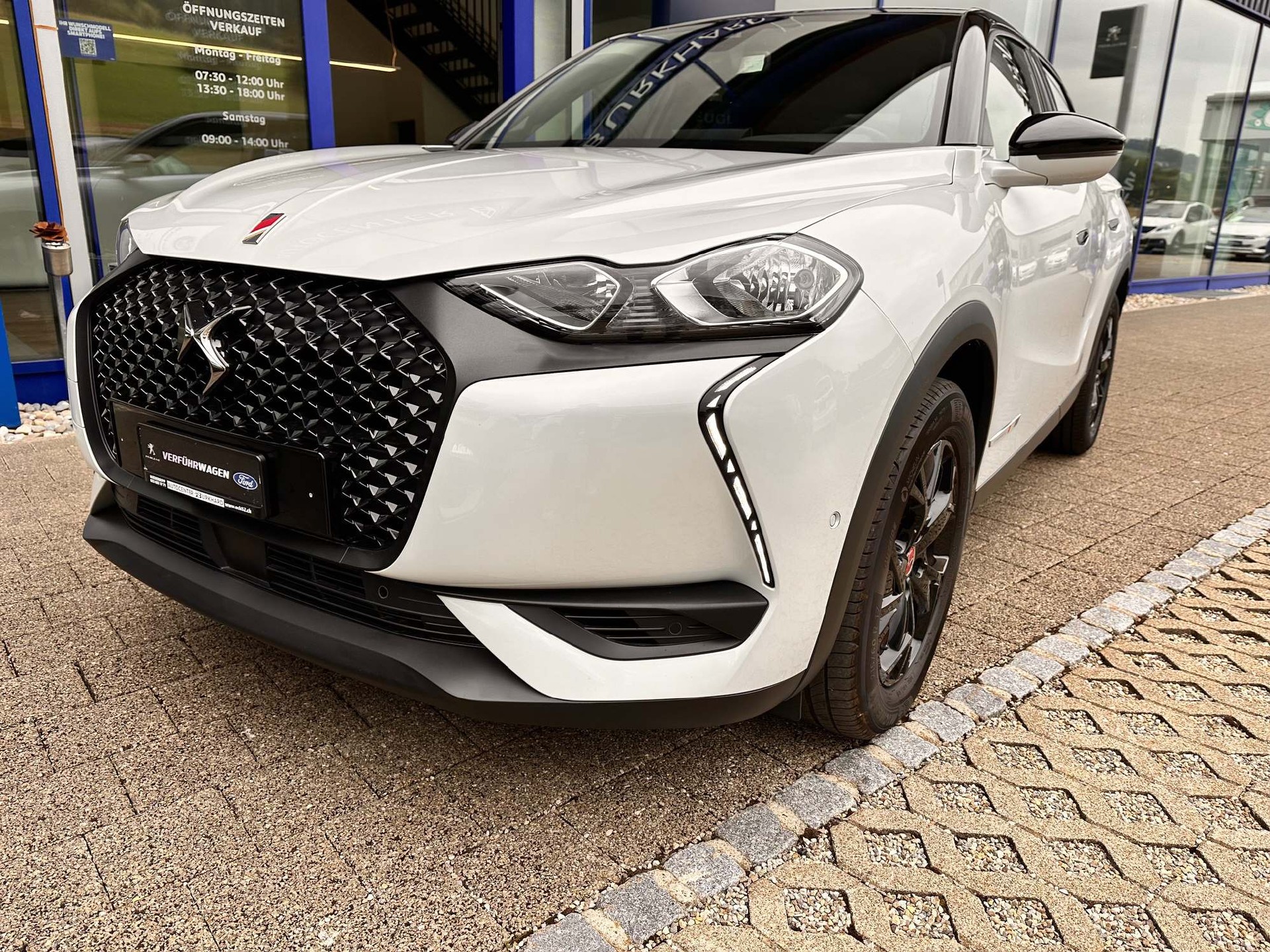 DS AUTOMOBILES DS3 Crossback 1.2 PureTech 155 Performance Line-image-1