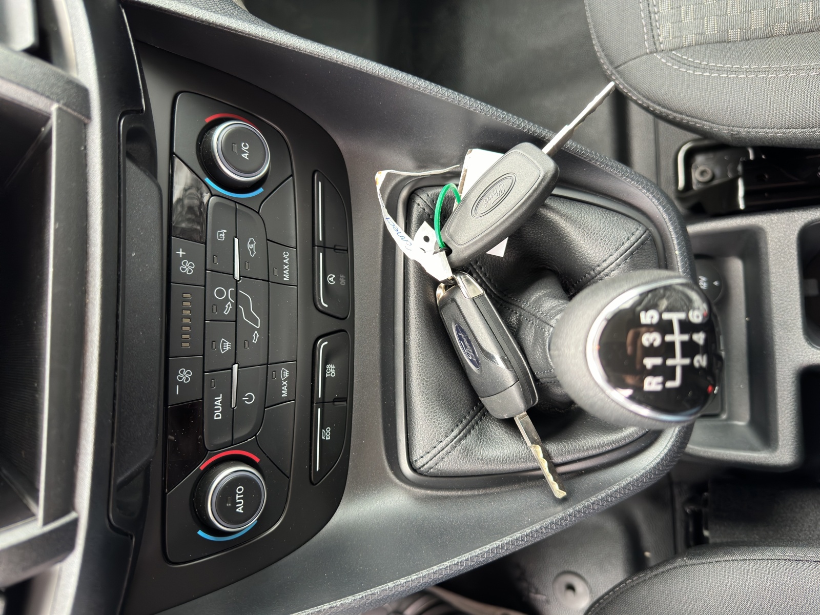 FORD Transit Connect Van 230 L2 1.5 EcoBlue 100 Trend-image-15