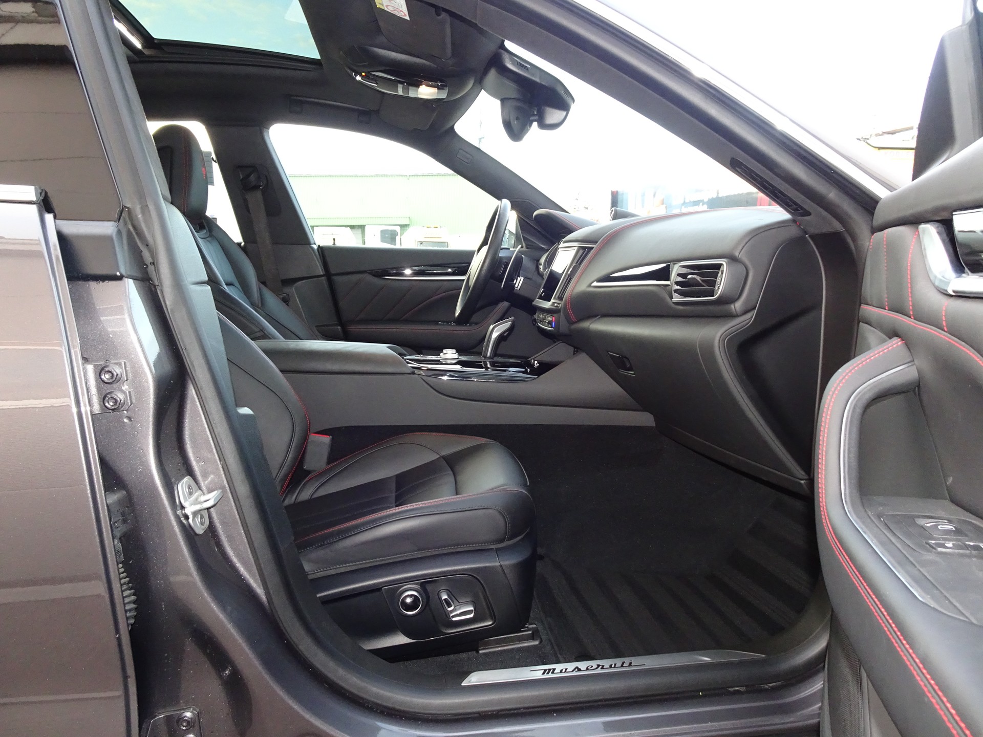 MASERATI Levante 3.0 V6 Modena Automatica-image-9